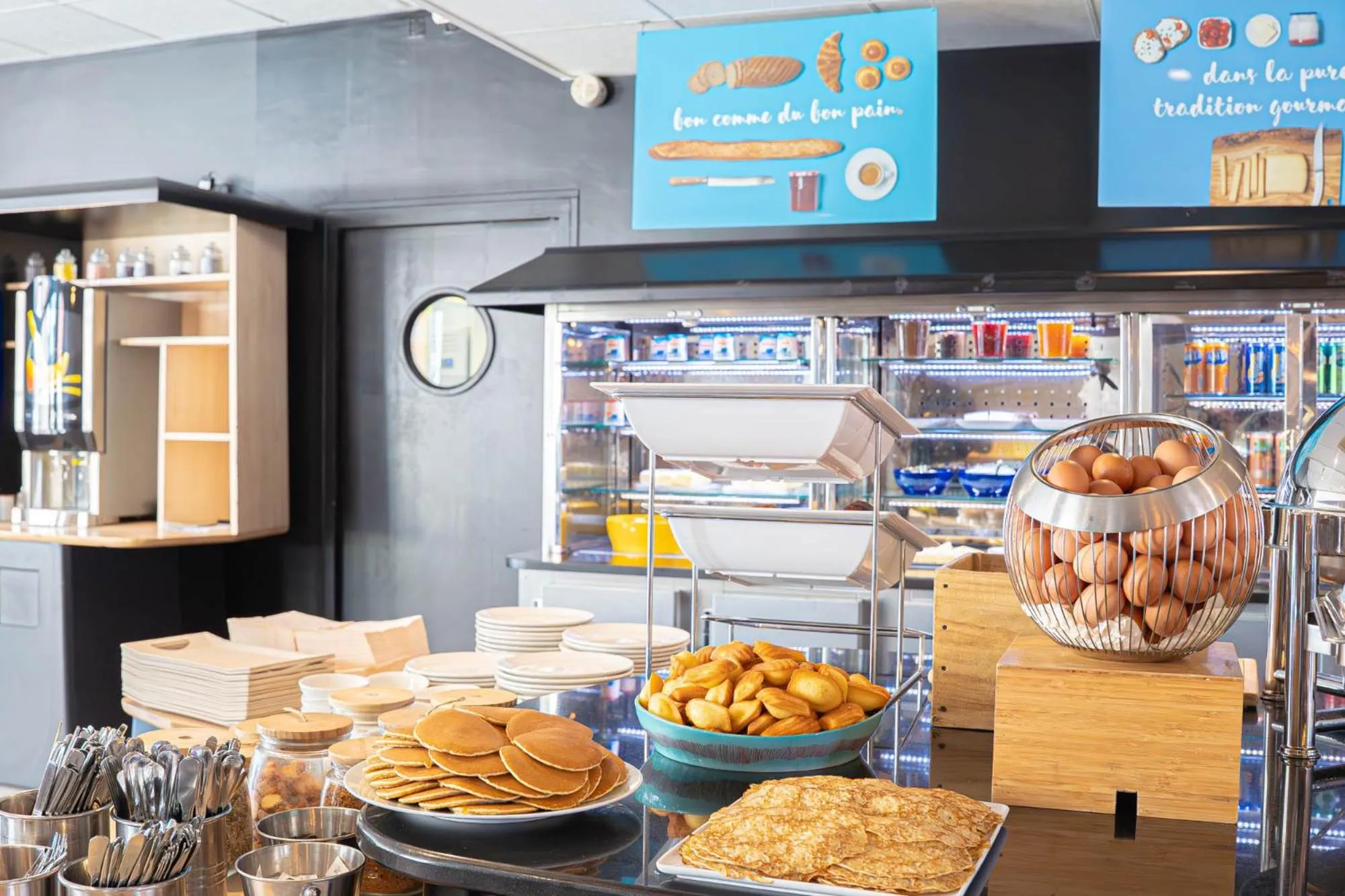 Breakfast in Novotel Suites Paris Montreuil Vincennes