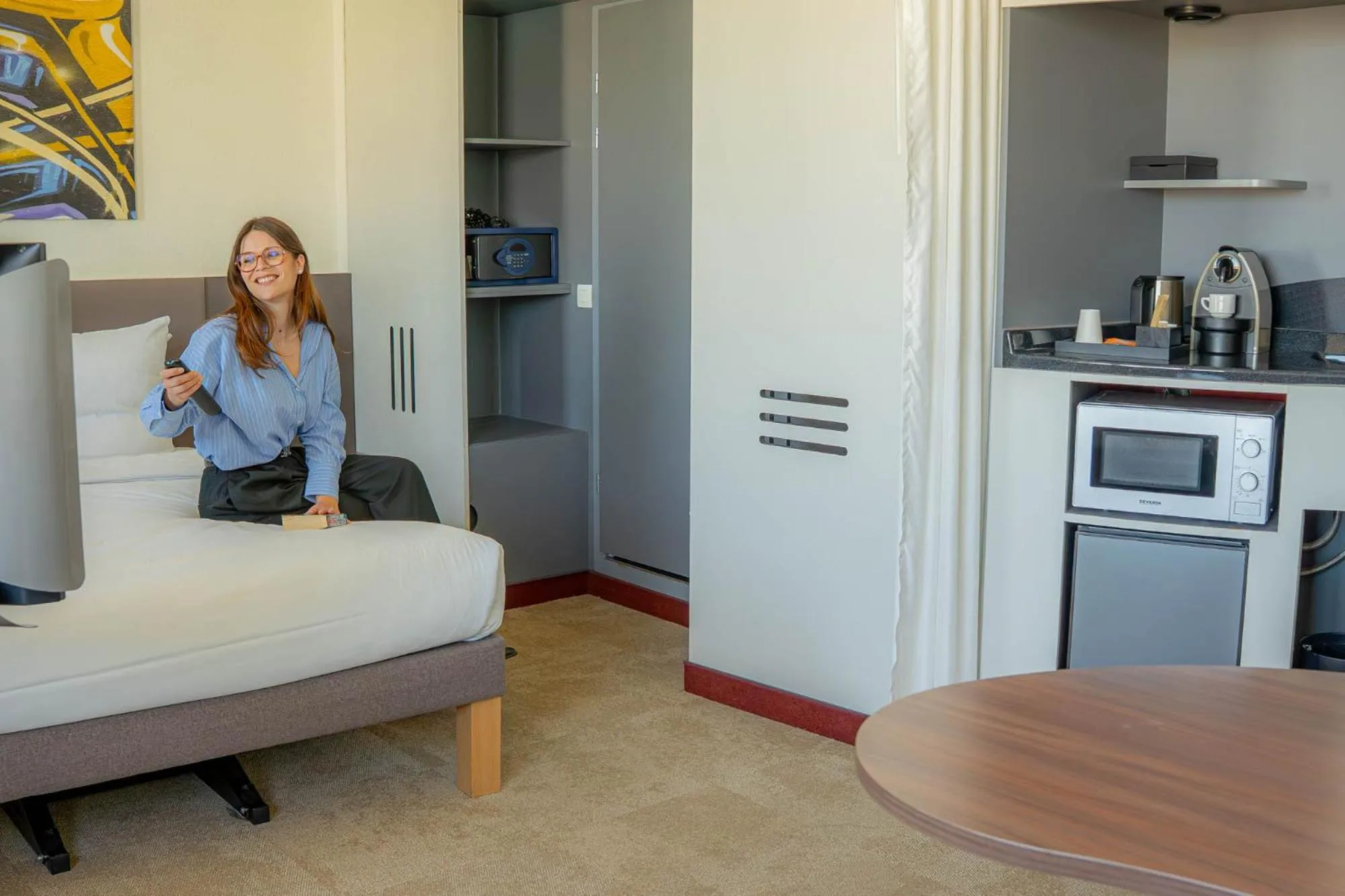 Bed in Novotel Suites Paris Montreuil Vincennes