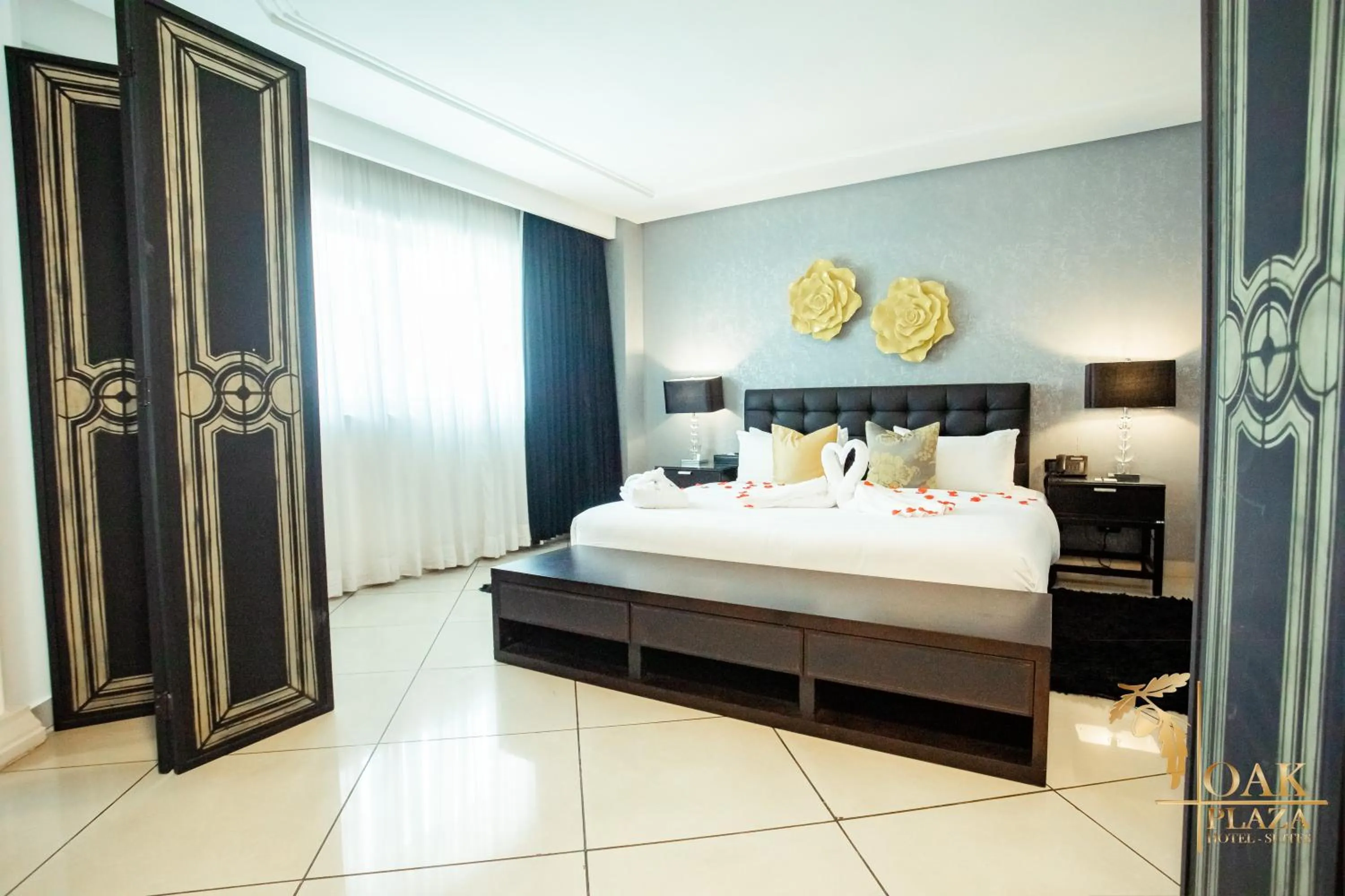 Bedroom, Bed in Oak Plaza Hotels East Airport