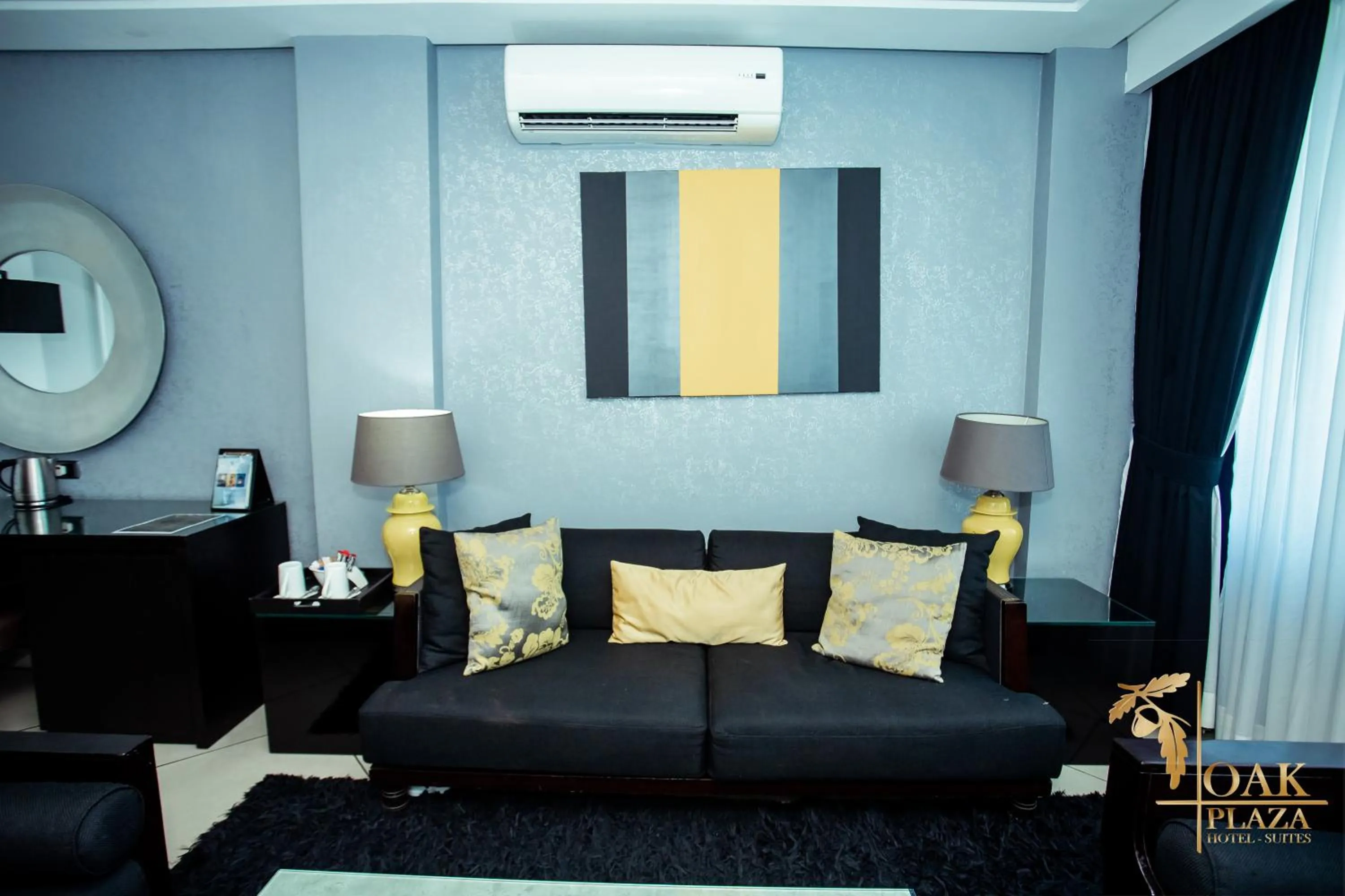 Living room in Oak Plaza Hotels East Airport