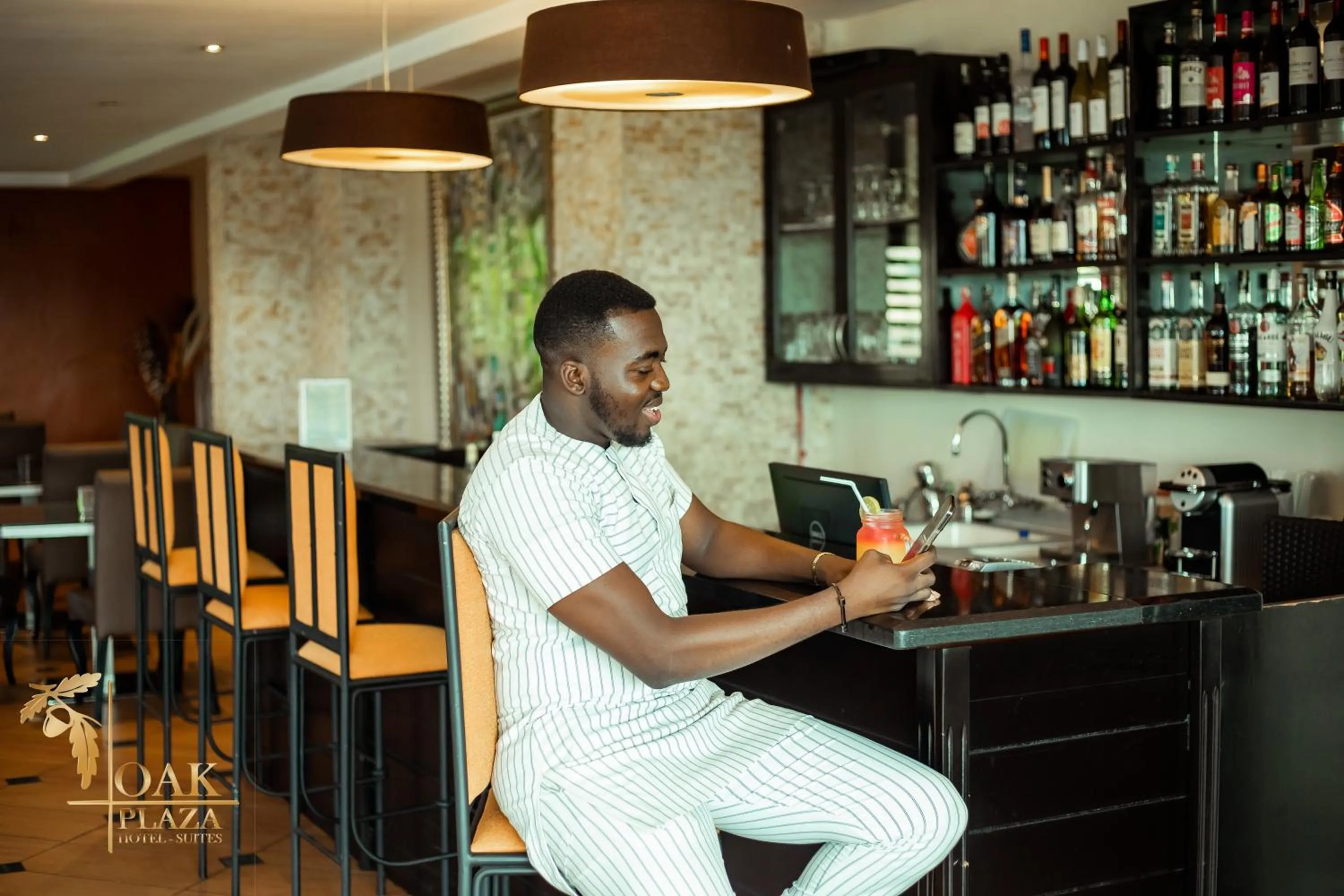 Lounge or bar in Oak Plaza Hotels East Airport