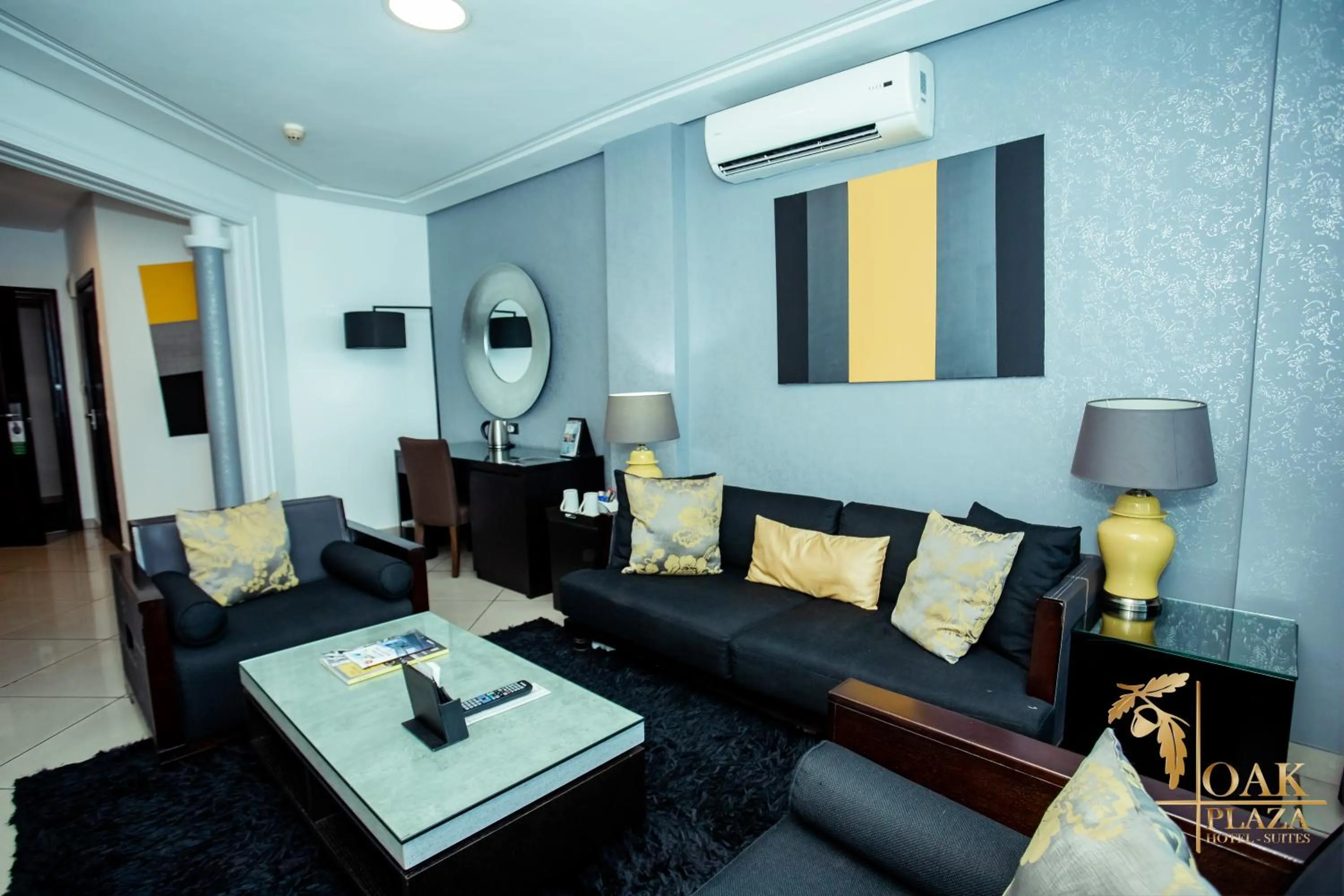 Living room in Oak Plaza Hotels East Airport
