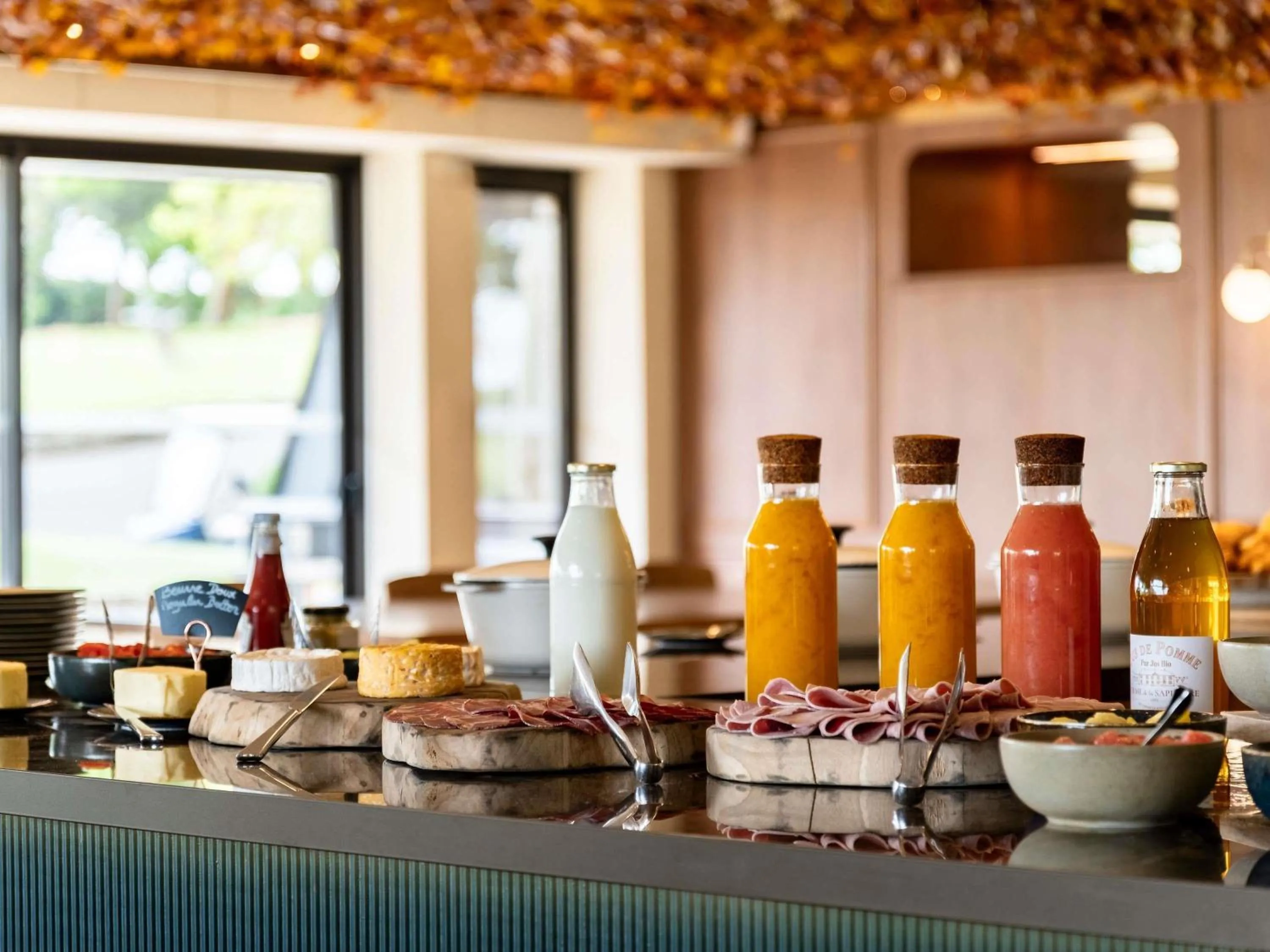 Property building in Mercure Bayeux Omaha Beach