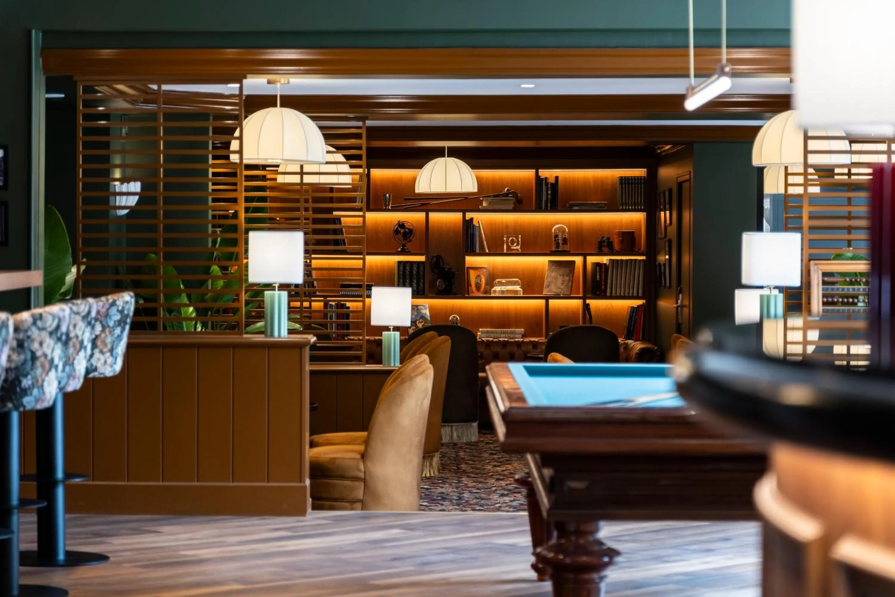 Lounge or bar in Mercure Bayeux Omaha Beach