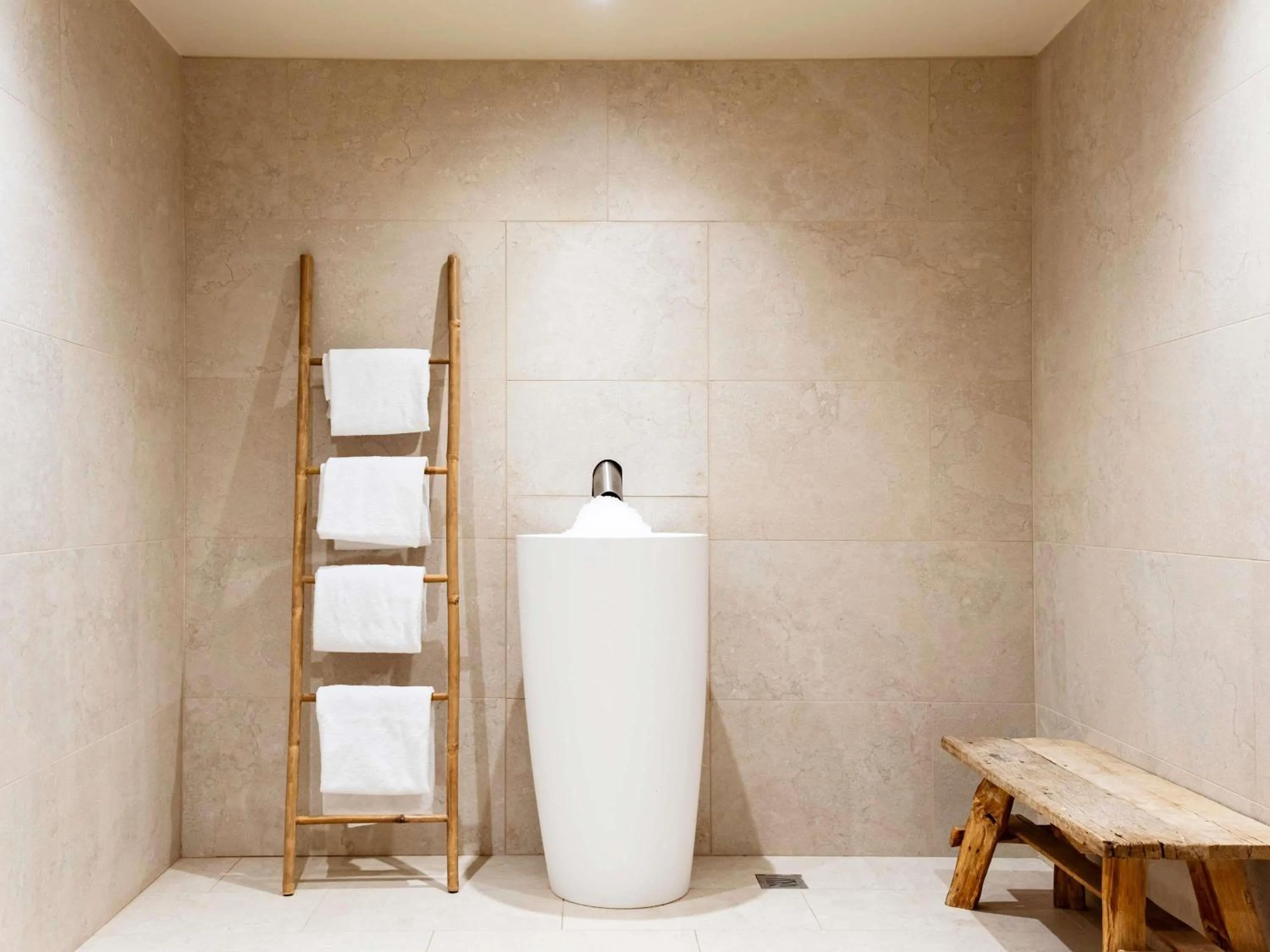 Spa and wellness centre/facilities in Mercure Bayeux Omaha Beach