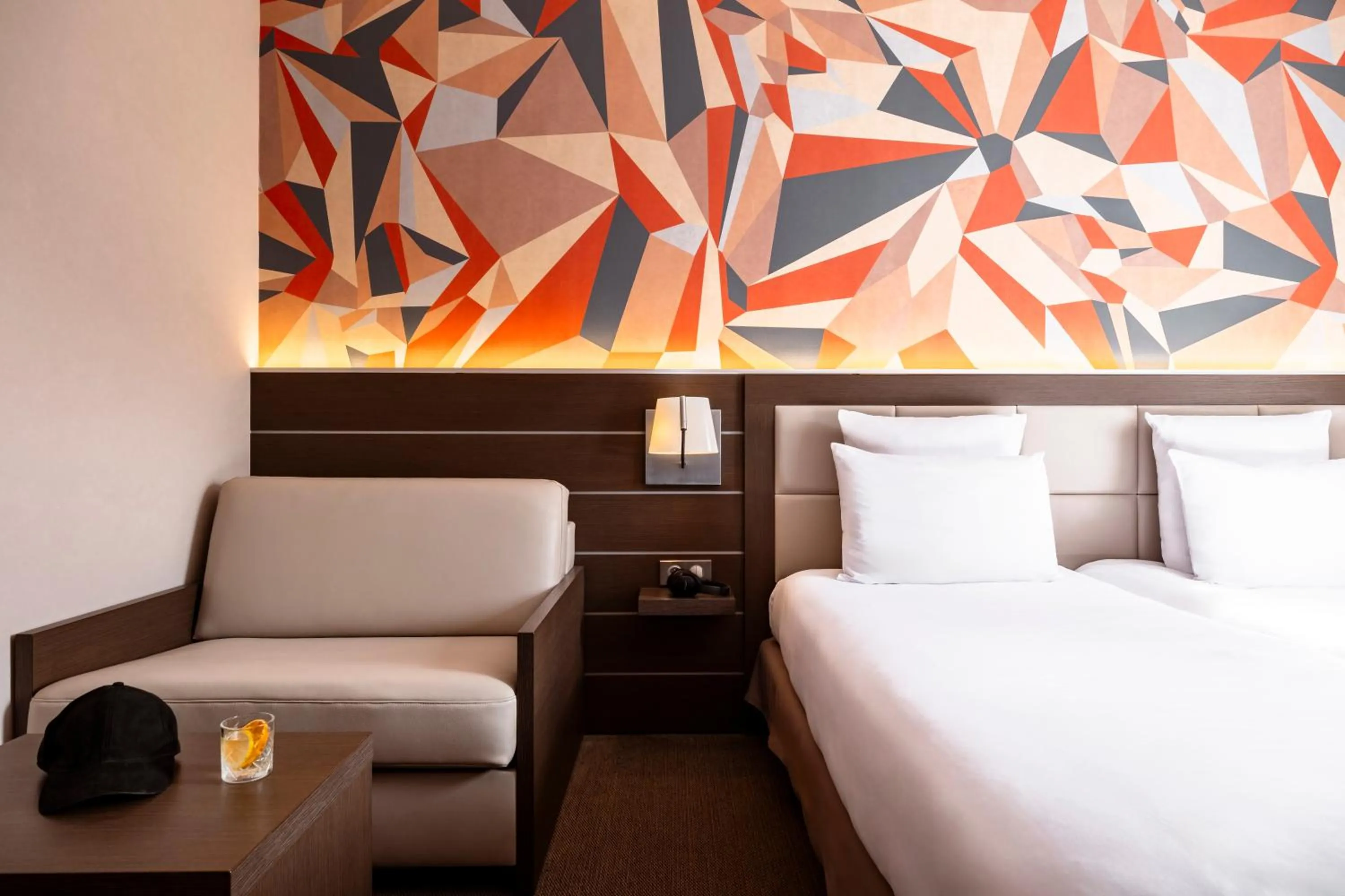 Property building, Bed in Mercure Bayeux Omaha Beach