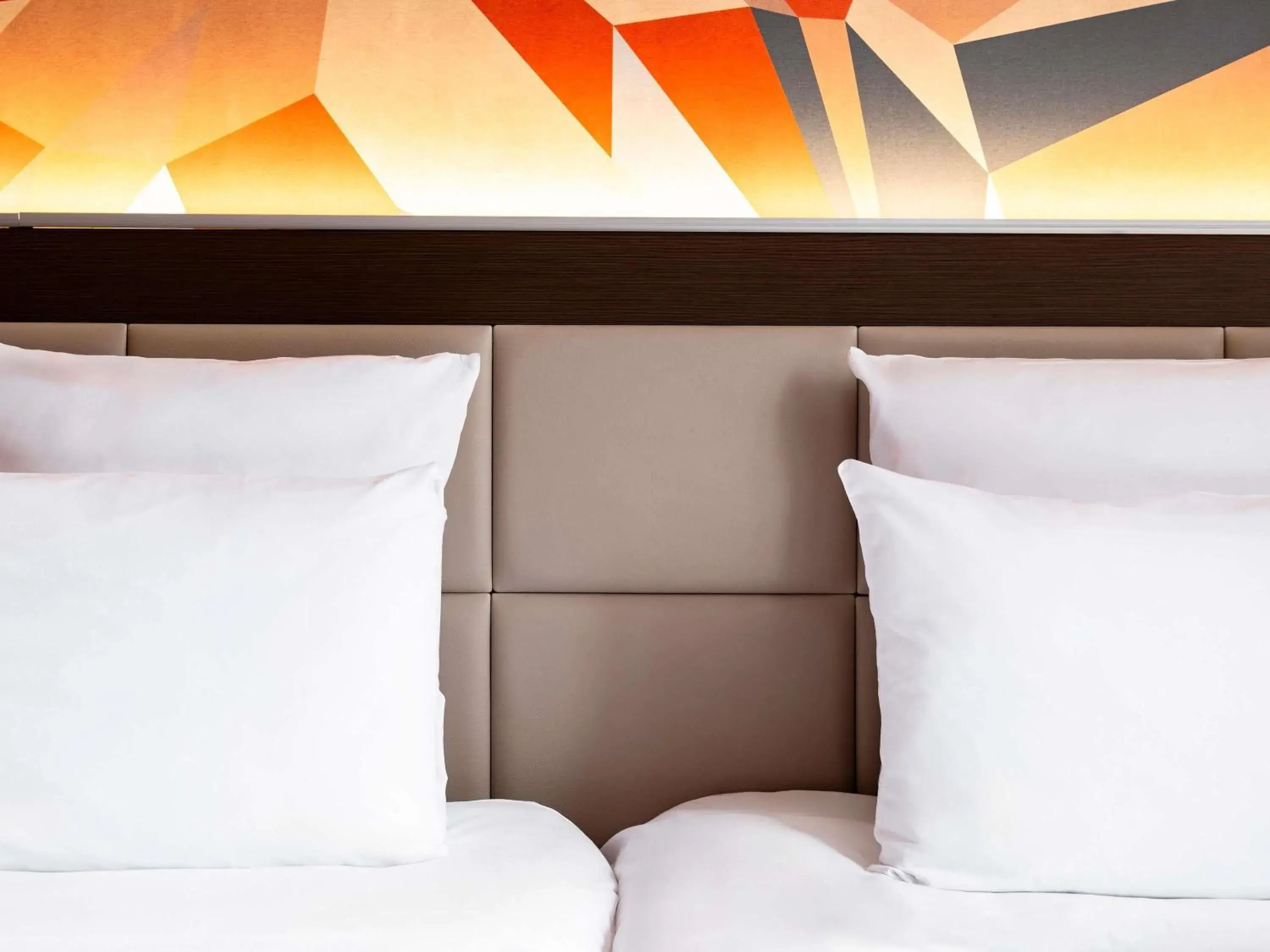 Classic Twin Room in Mercure Bayeux Omaha Beach Classic Twin Room in Mercure Bayeux Omaha Beach