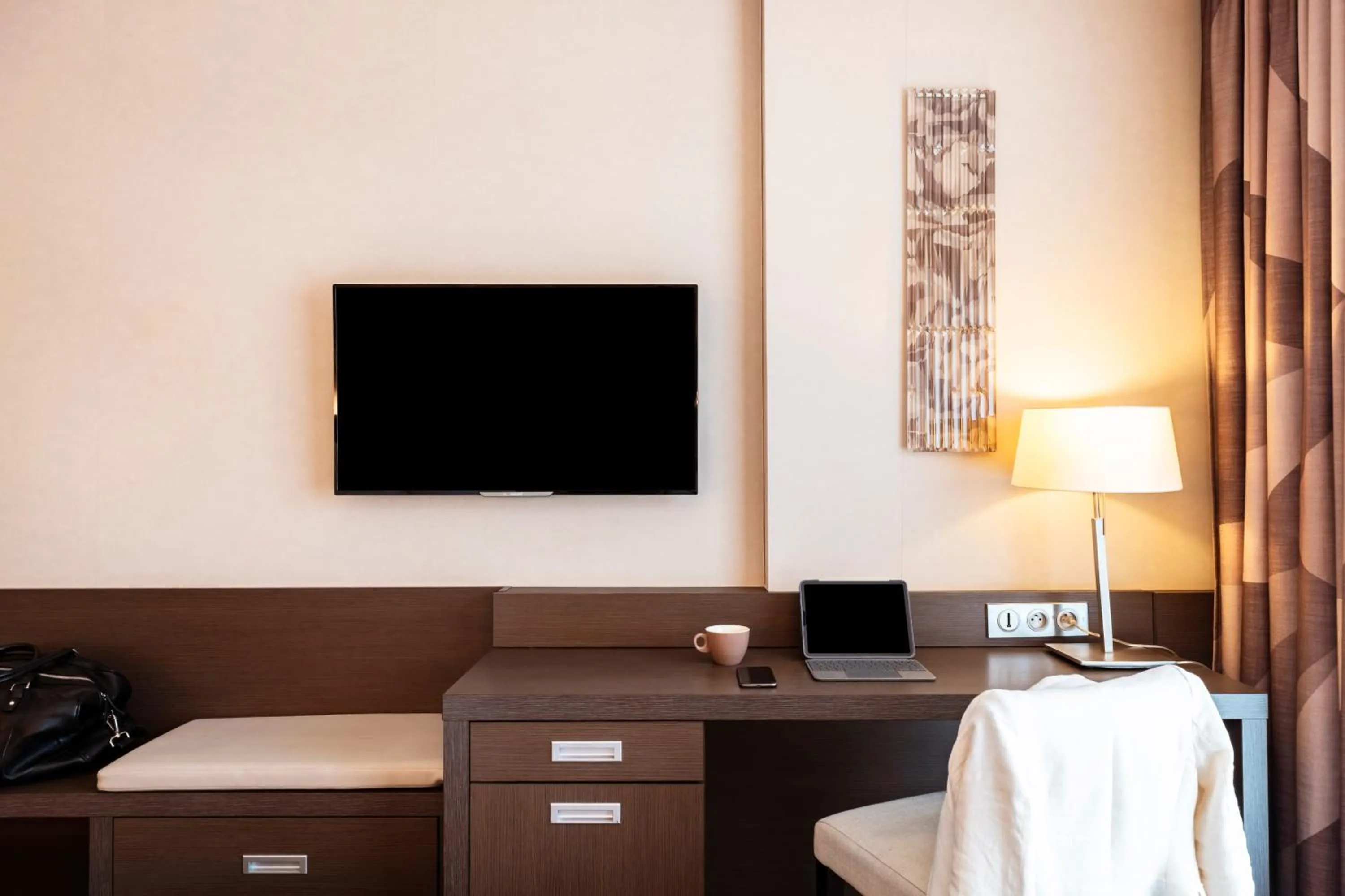 Property building in Mercure Bayeux Omaha Beach