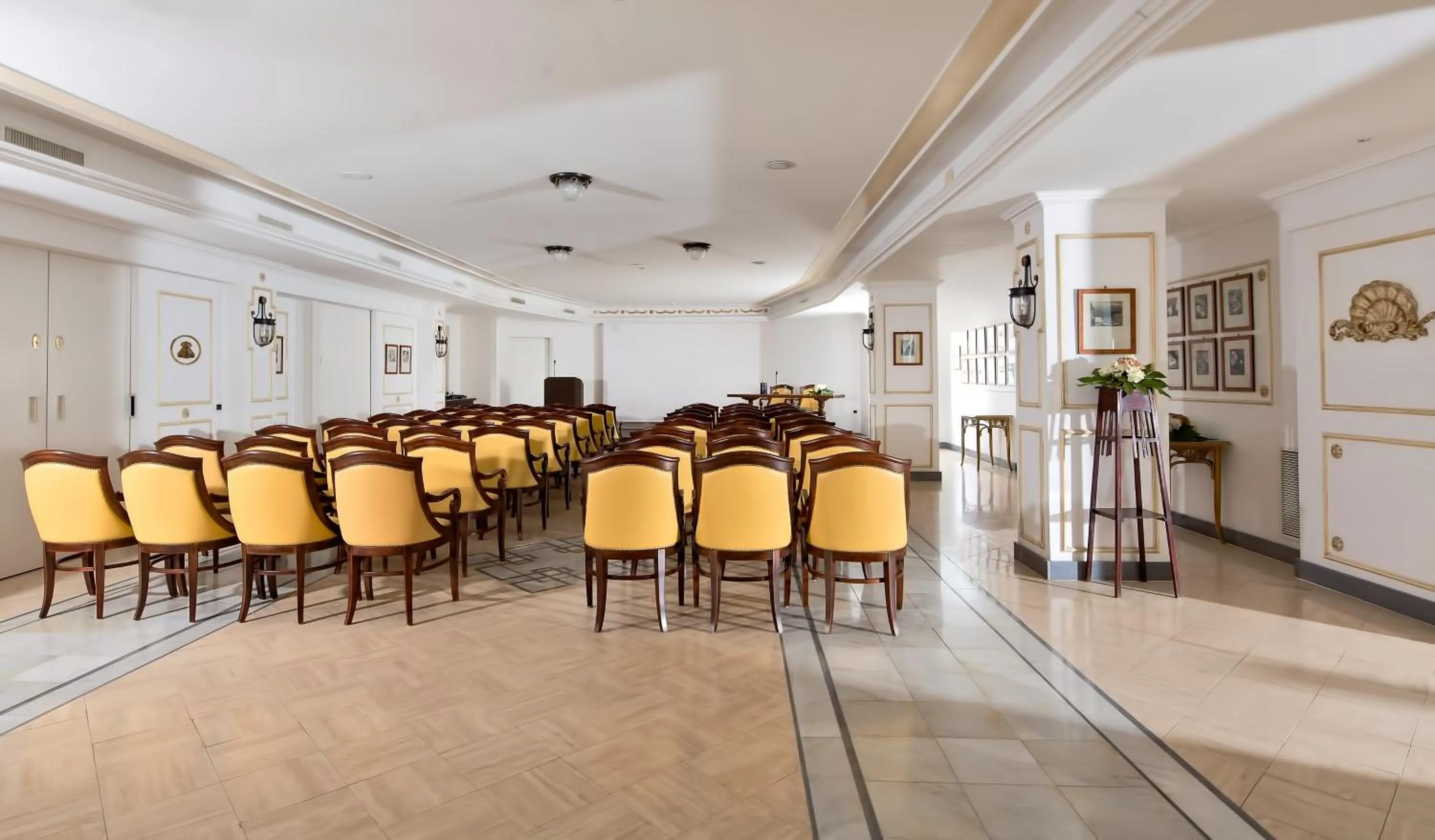 Business facilities in Hotel Quisisana