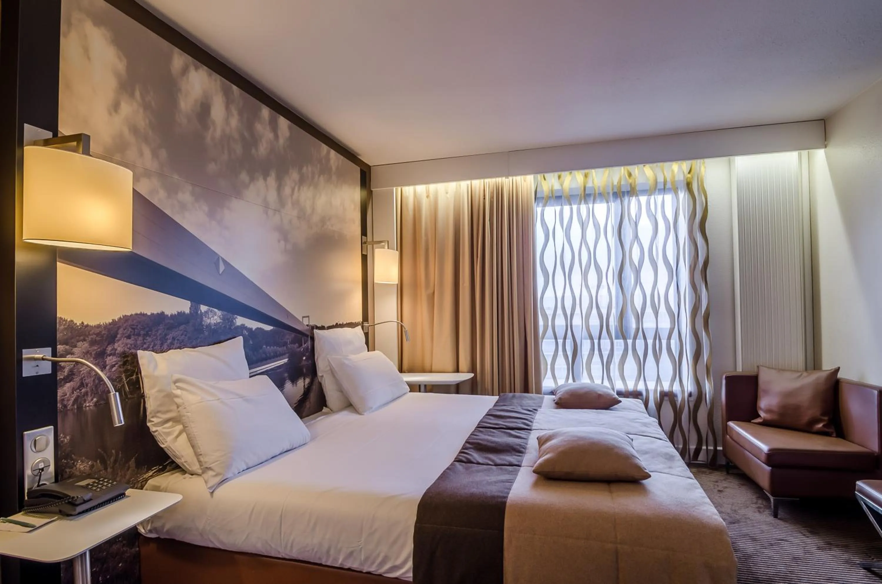 Photo of the whole room, Bed in Mercure Cergy Pontoise Centre