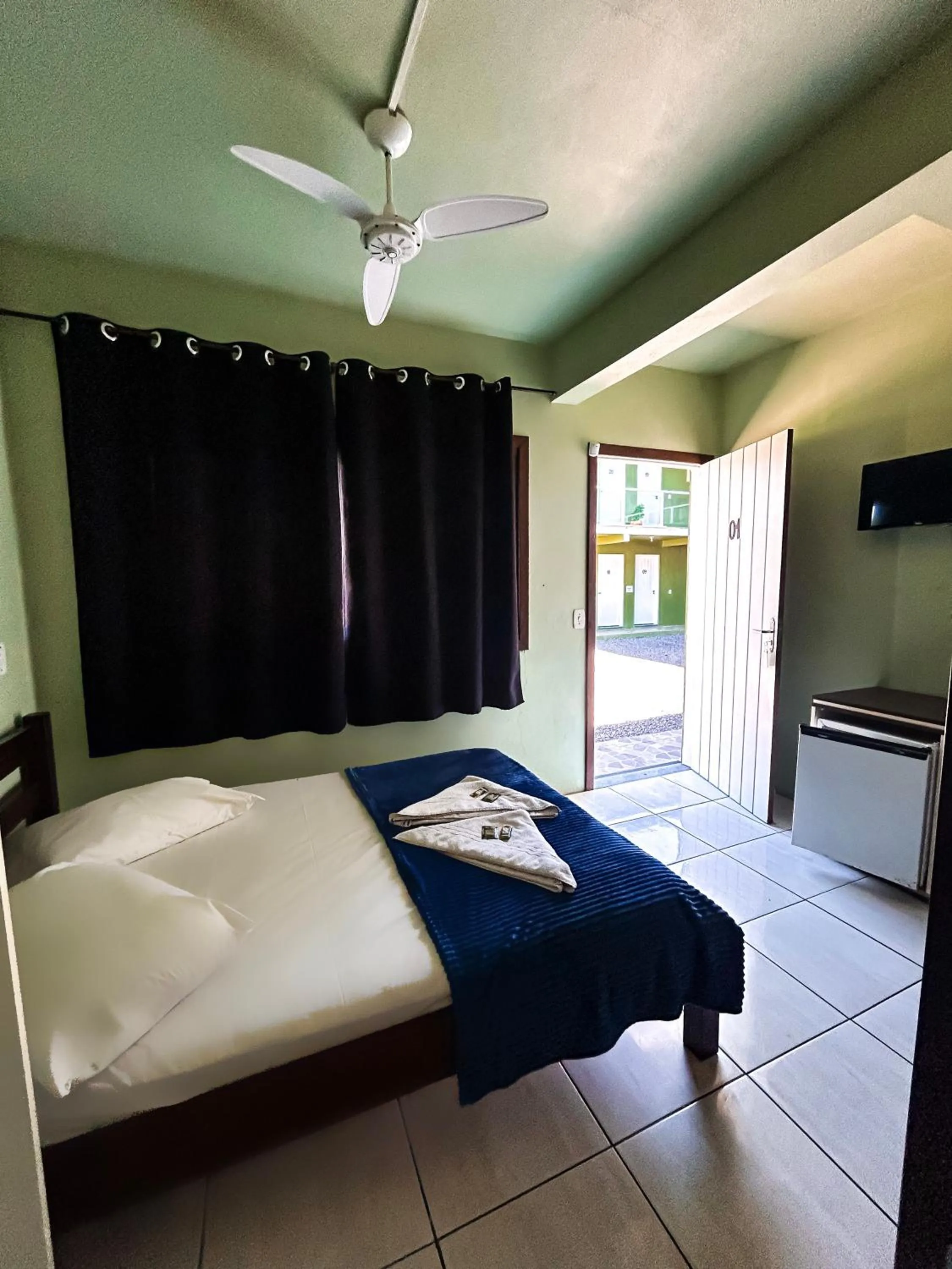 Bed in Hotel Girassol