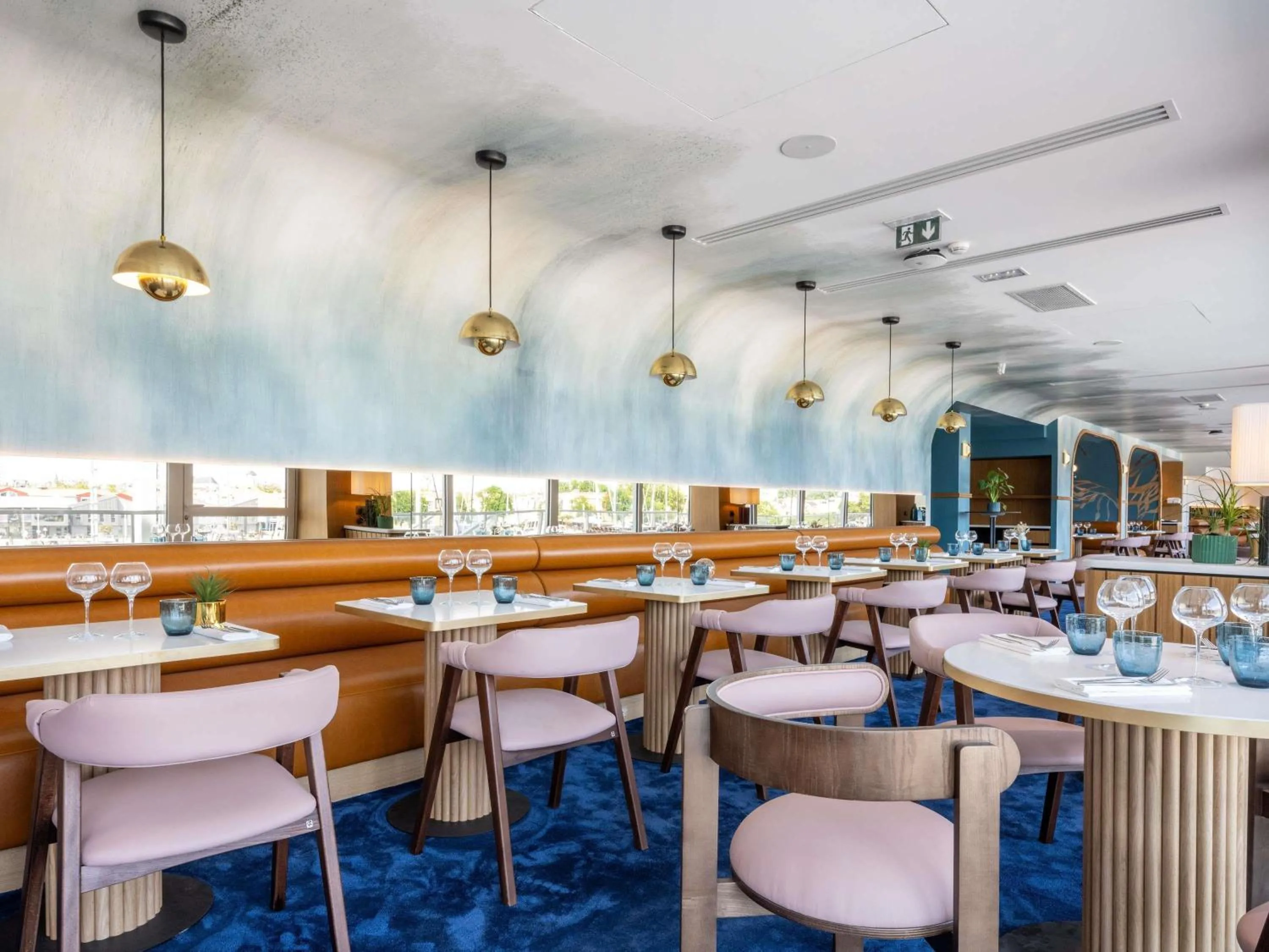 Restaurant/places to eat in Mercure La Rochelle Vieux Port