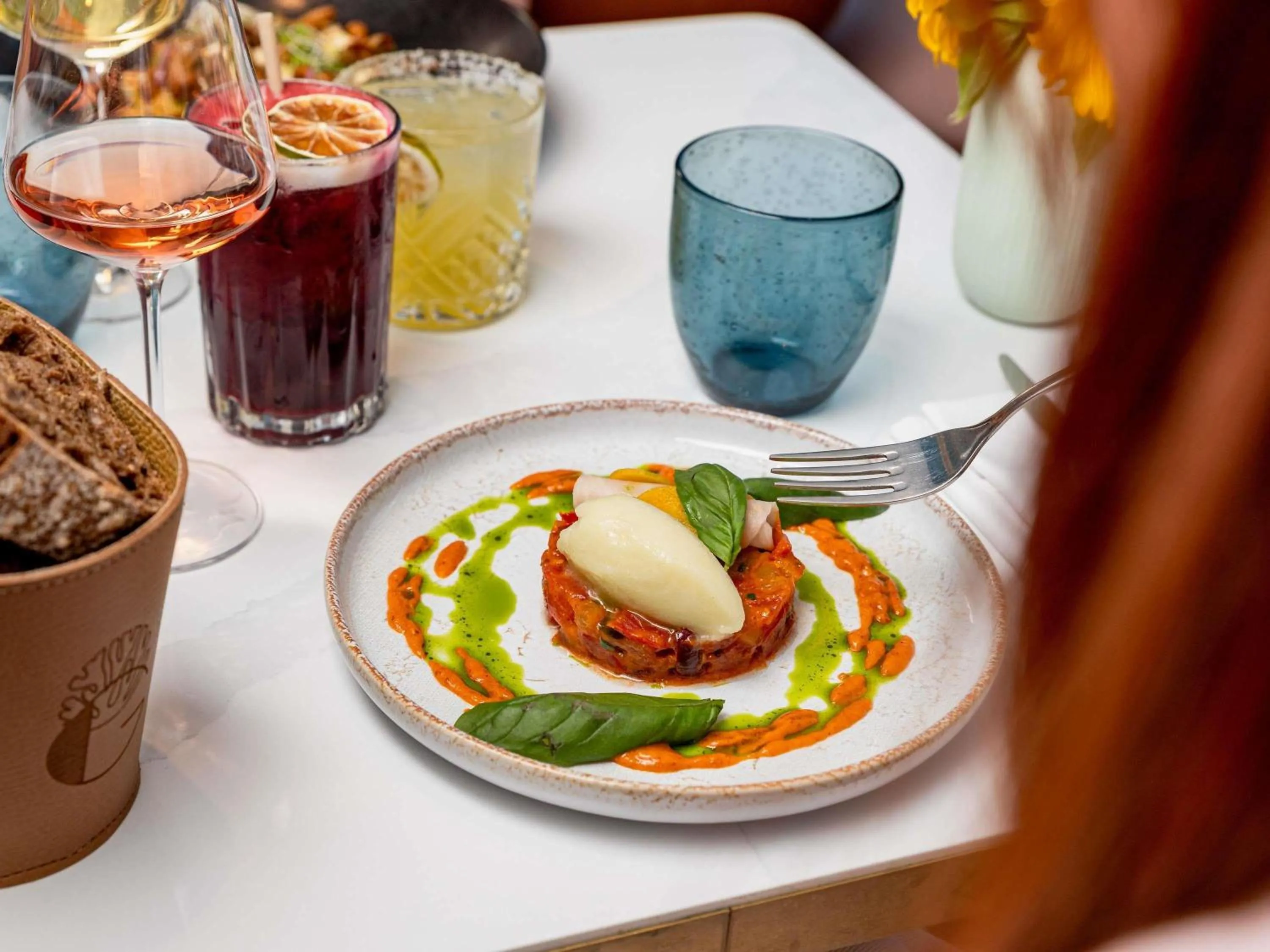 Restaurant/places to eat in Mercure La Rochelle Vieux Port