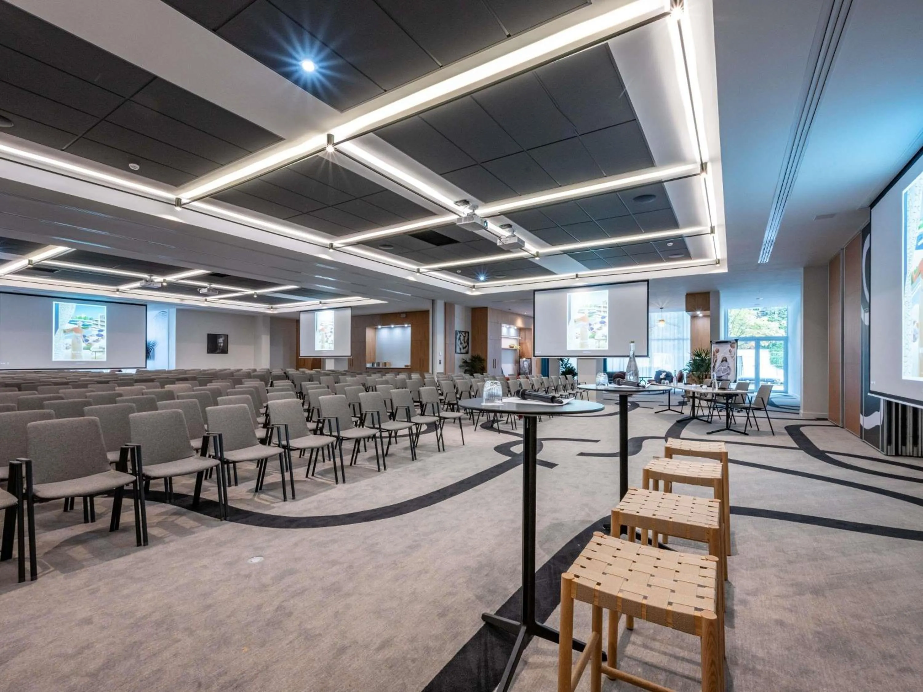 Meeting/conference room in Mercure La Rochelle Vieux Port