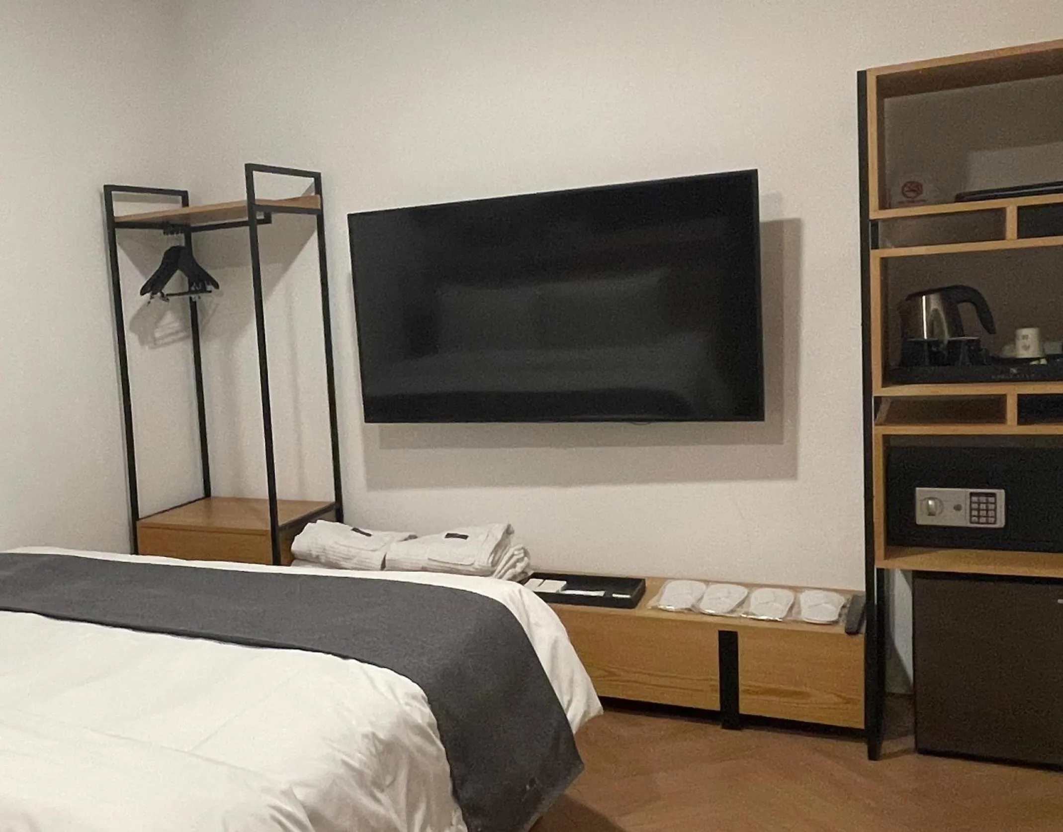 Bed in Hotel Noblestay