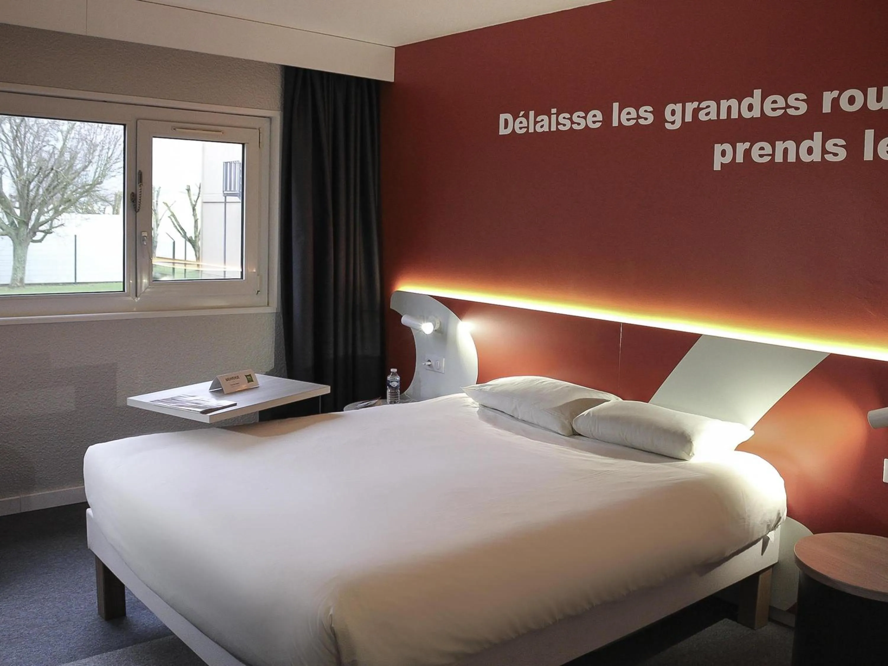 Bedroom, Bed in ibis Styles Beauvais