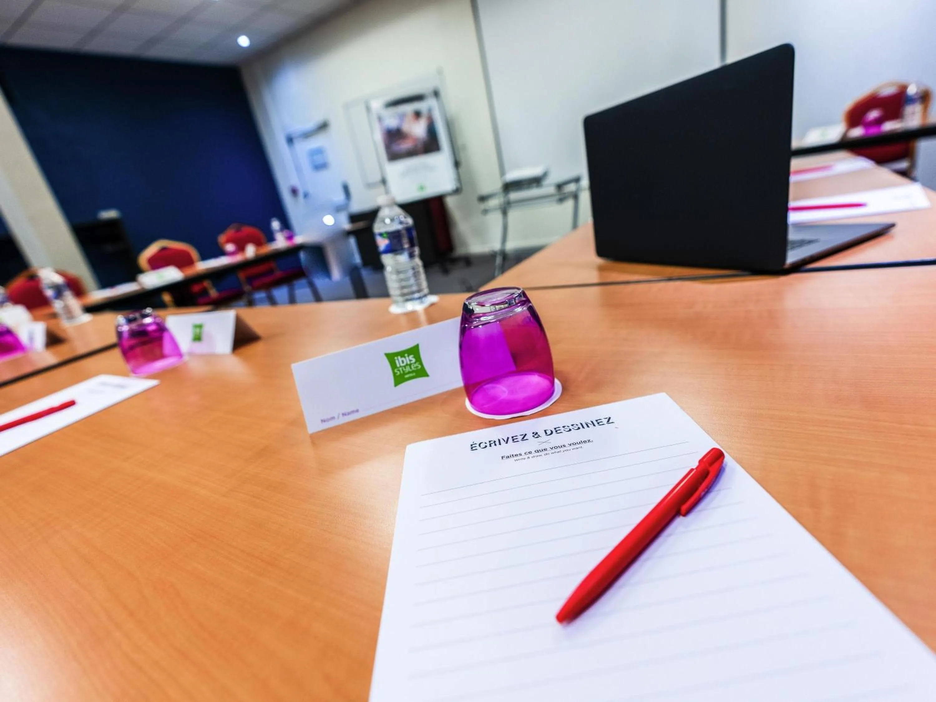 Meeting/conference room in ibis Styles Beauvais