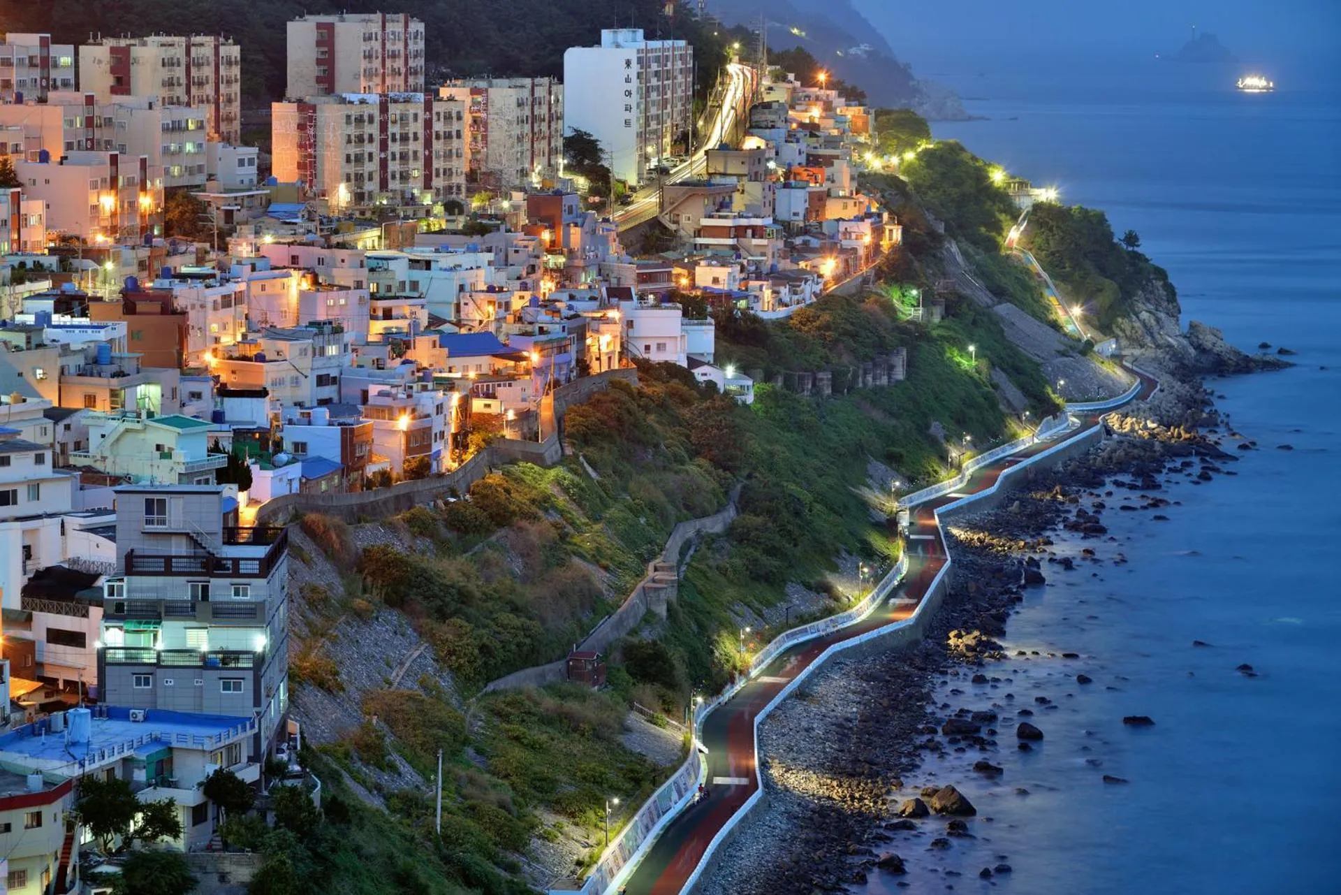 Night in Grab The Ocean Songdo