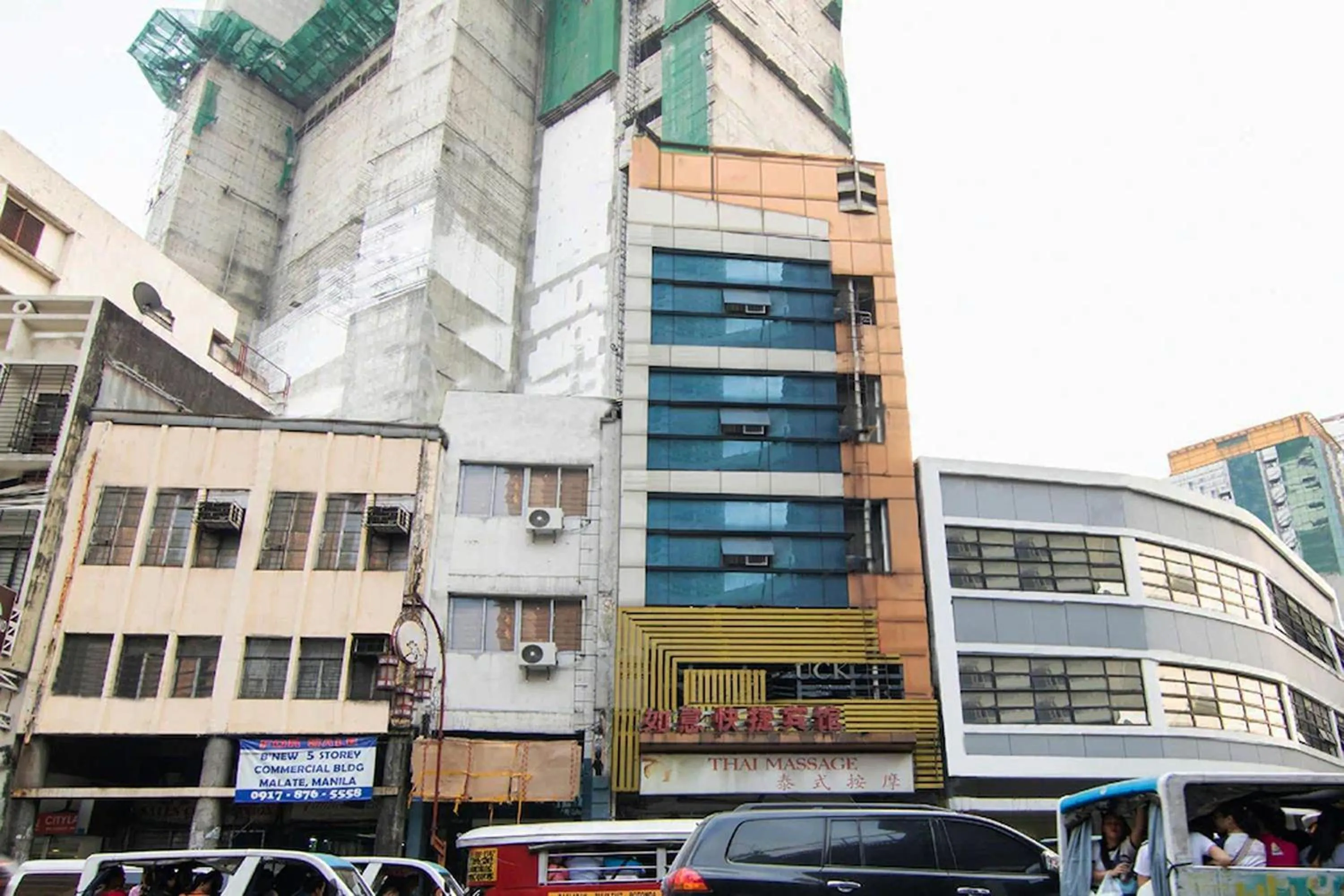 Property building in Lucky Hotel Binondo