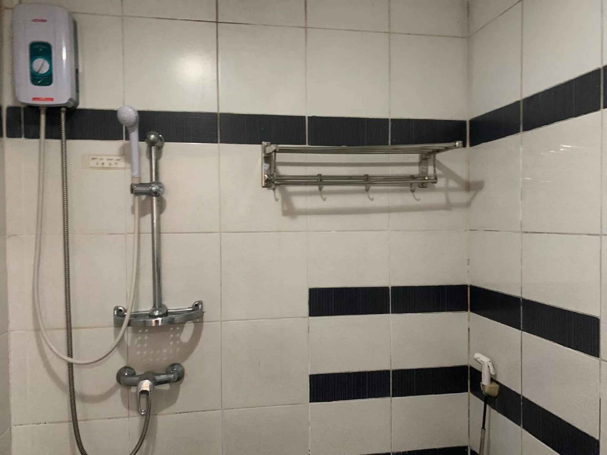 Bathroom in Lucky Hotel Binondo