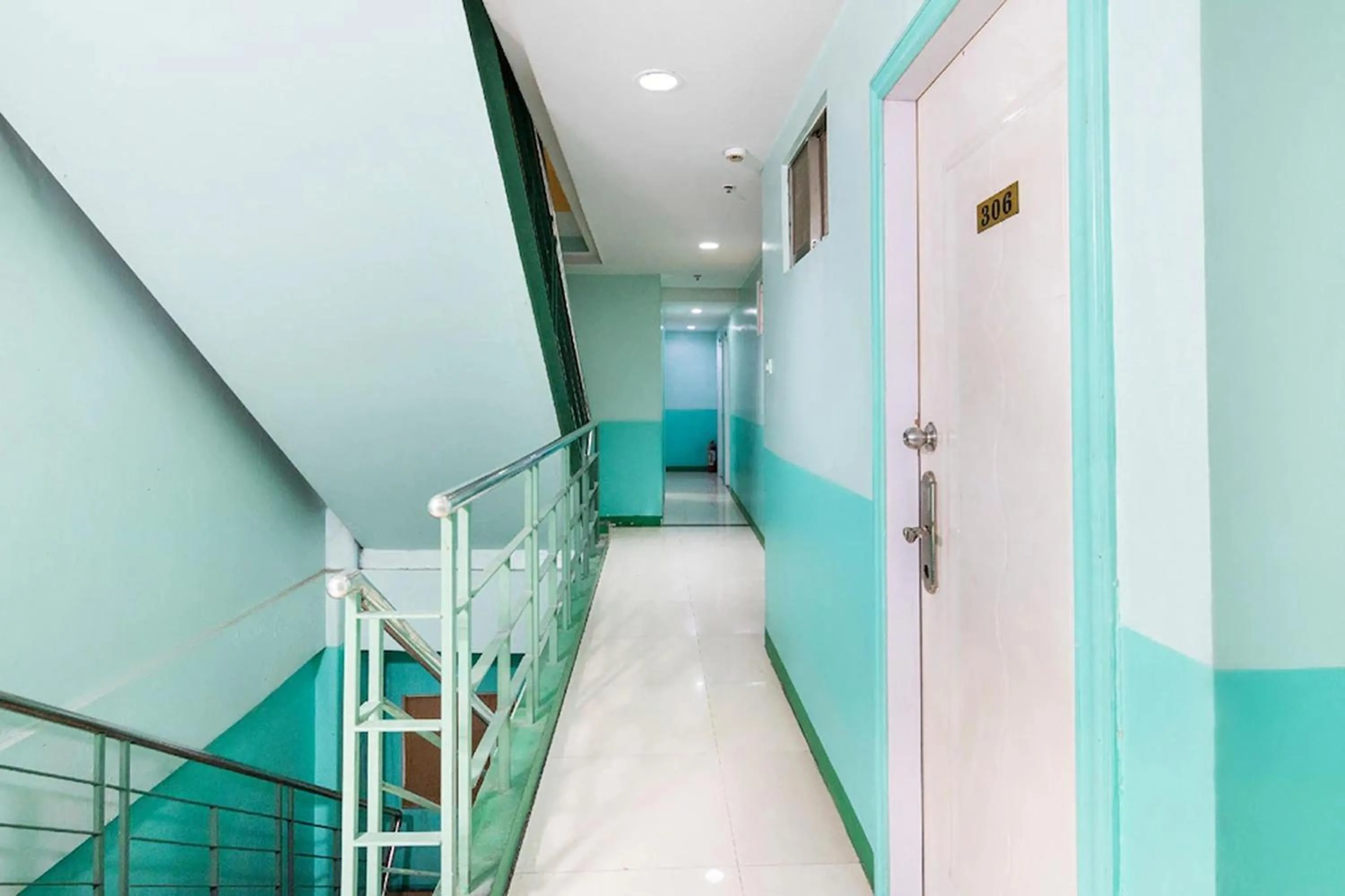 Property building in Lucky Hotel Binondo