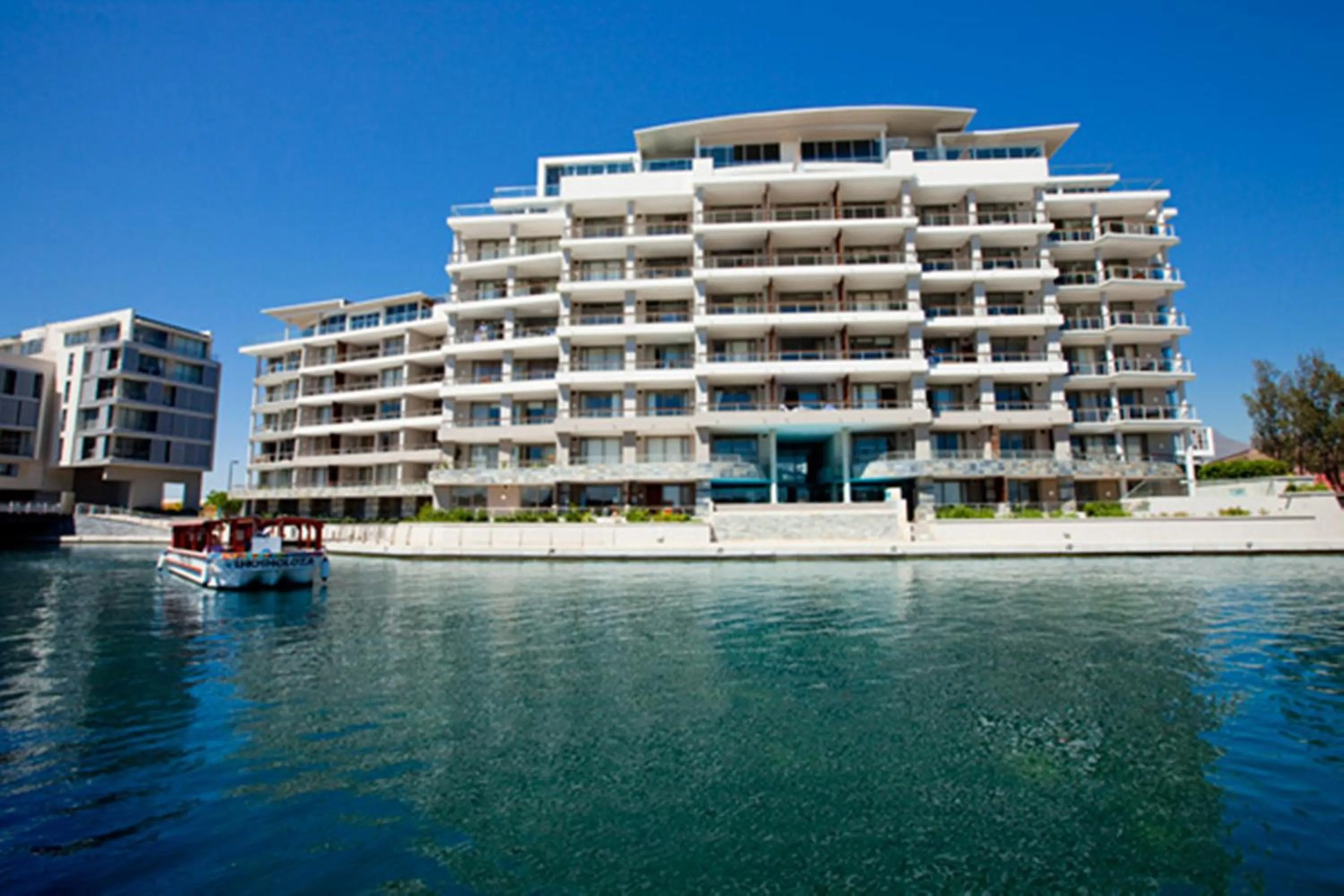 River view in 702 Canal Quays