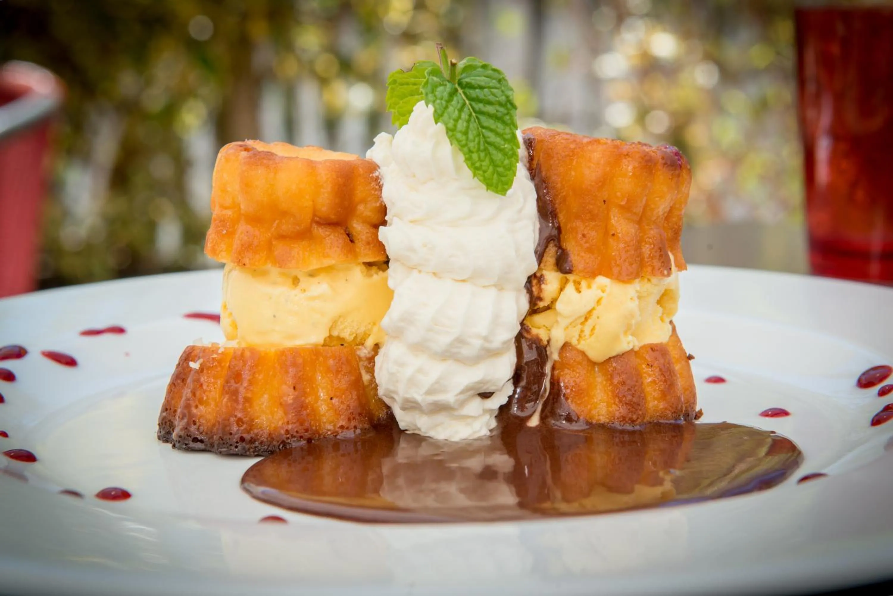 Restaurant/places to eat in Logis Hôtels - Hôtel et Restaurant Les Cordeliers