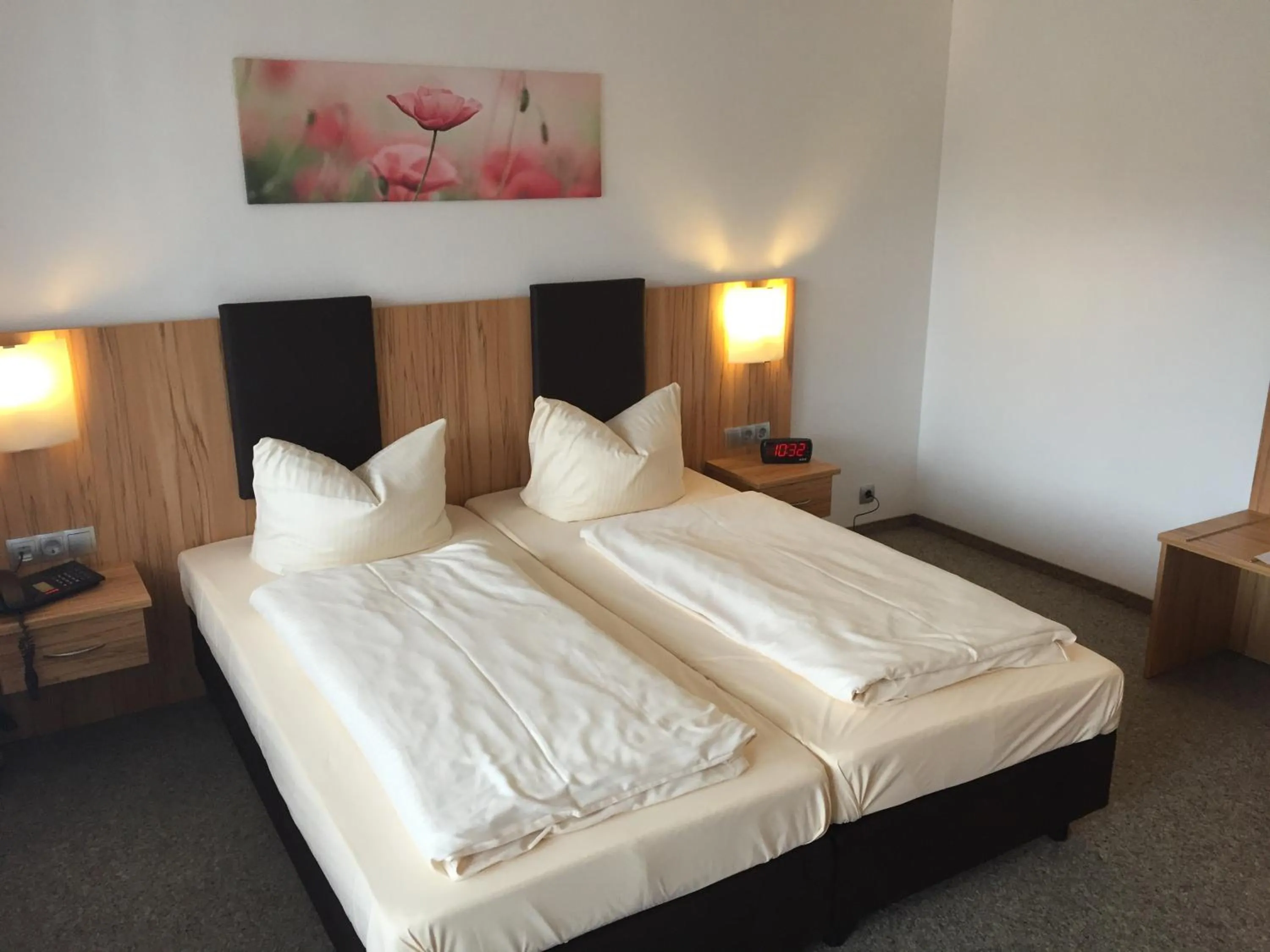 Photo of the whole room, Bed in Chiemgau Appartements