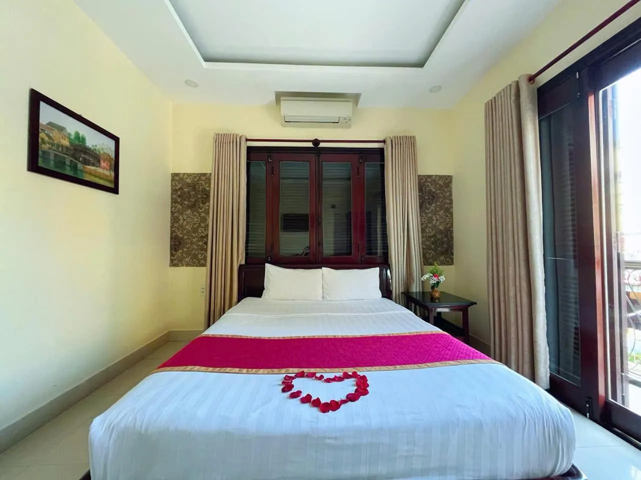 Bed in Golden River Hotel