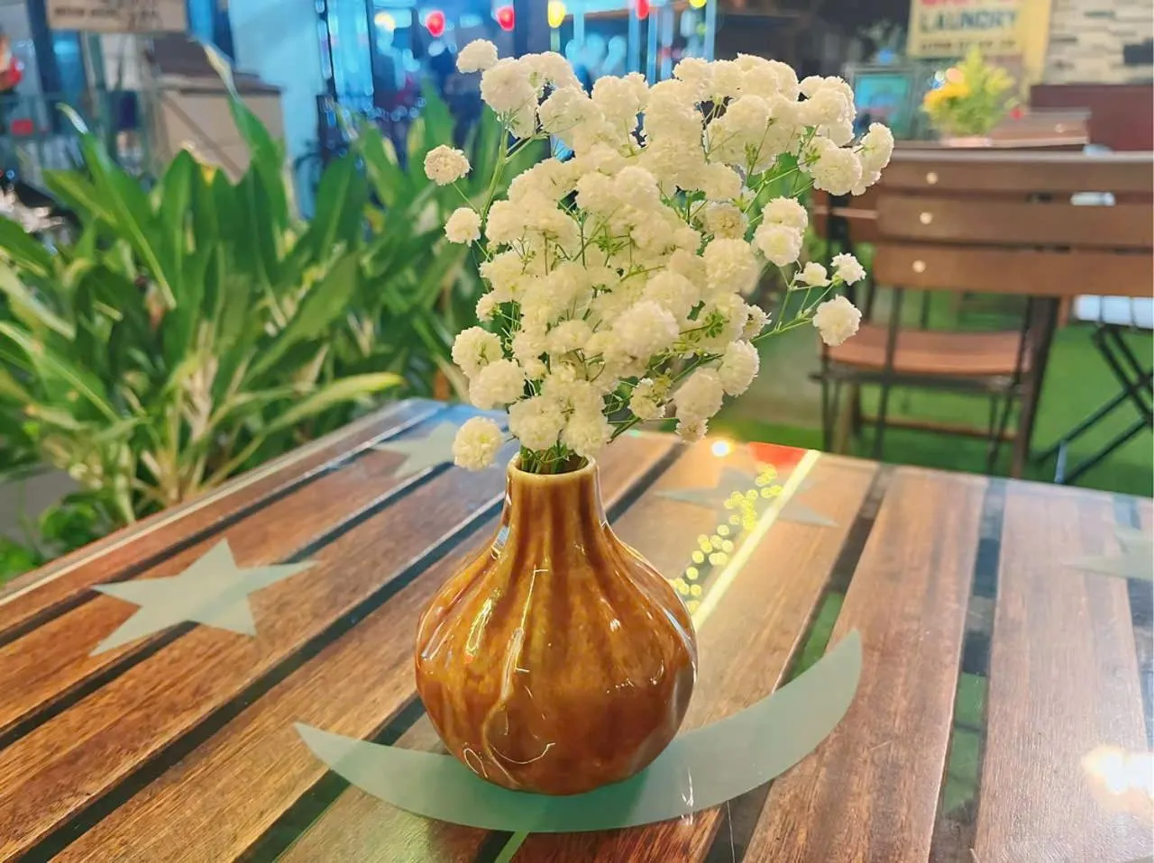 Restaurant/places to eat in Golden River Hotel