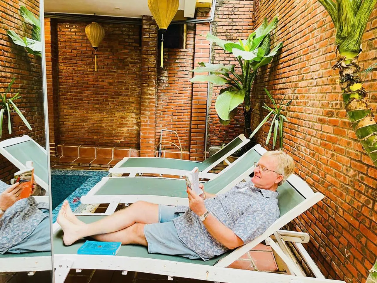 Pool view in Golden River Hotel