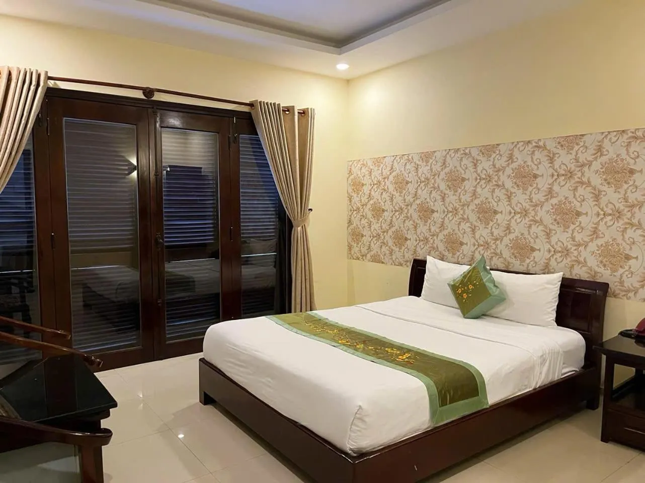 Bed in Golden River Hotel