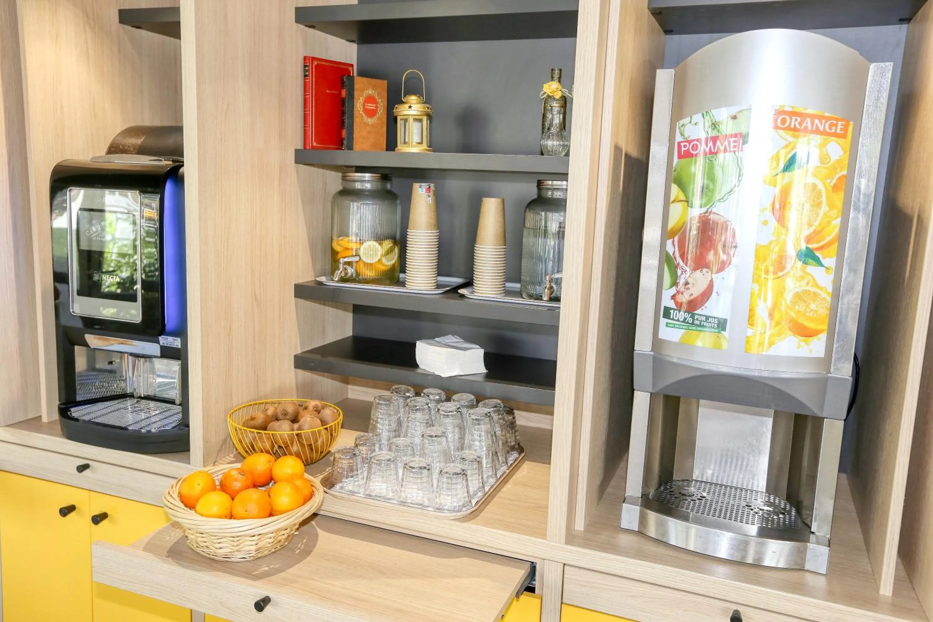 Breakfast in ibis Biarritz Anglet Aéroport