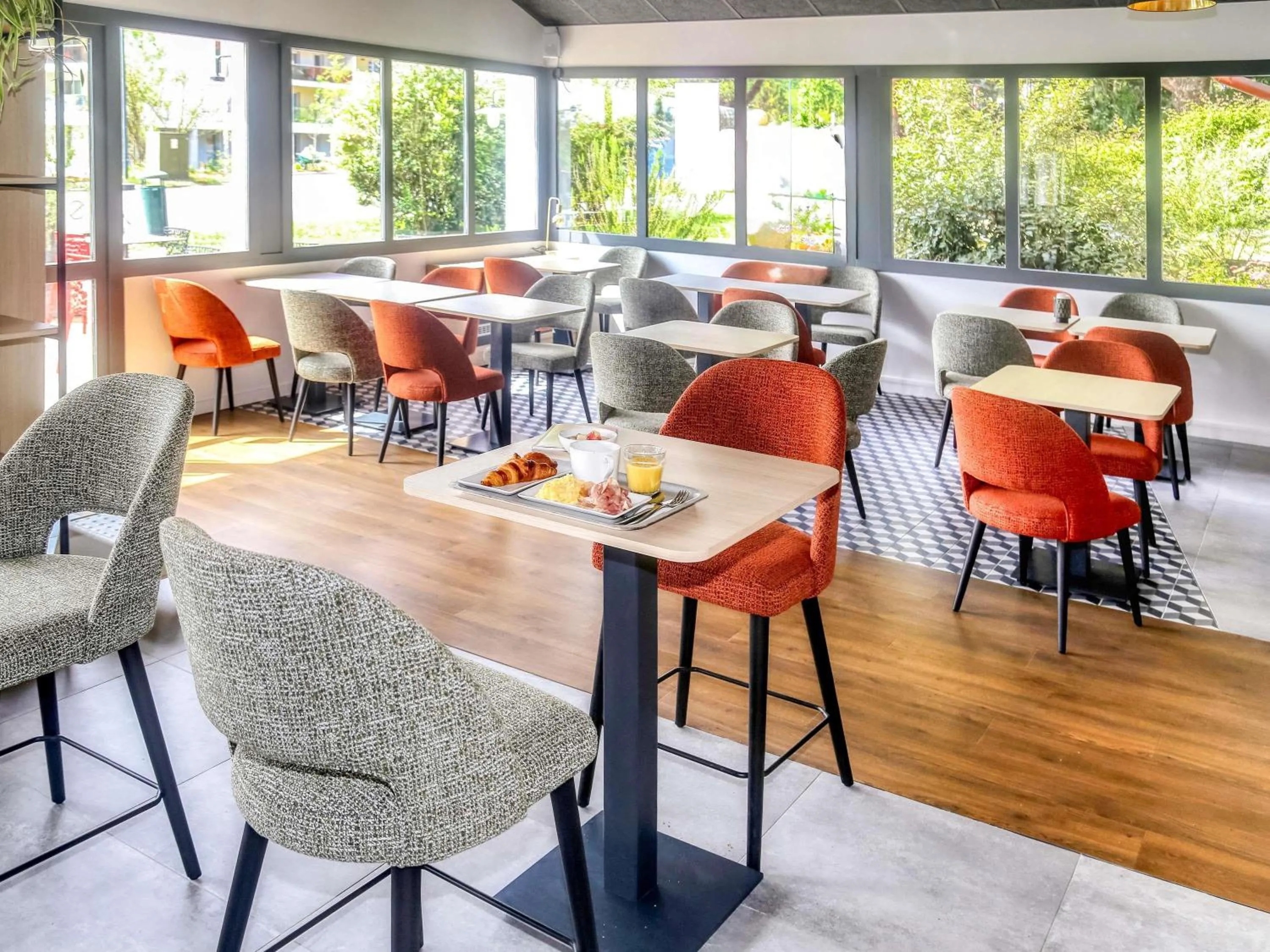 Breakfast in ibis Biarritz Anglet Aéroport