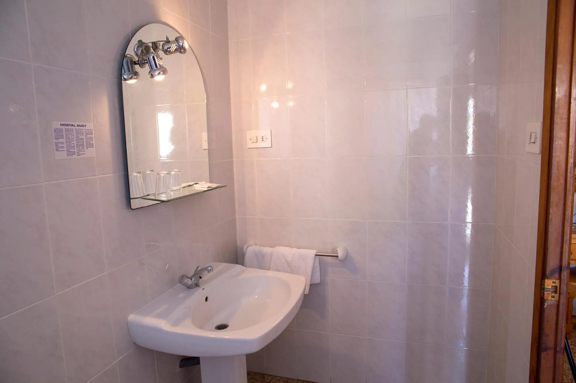 Bathroom in Hostal Susi