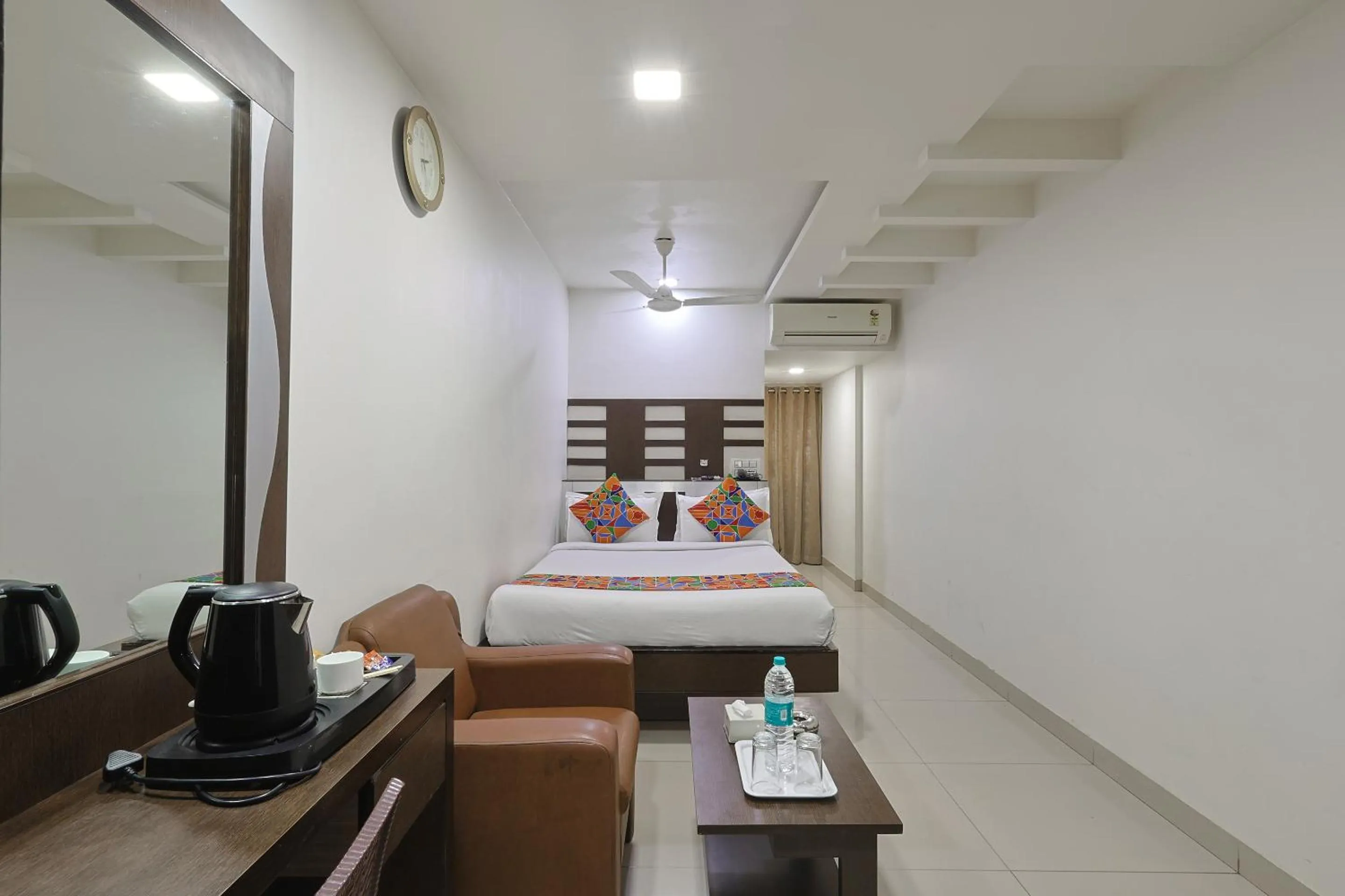 Photo of the whole room, Bed in The Ambassador