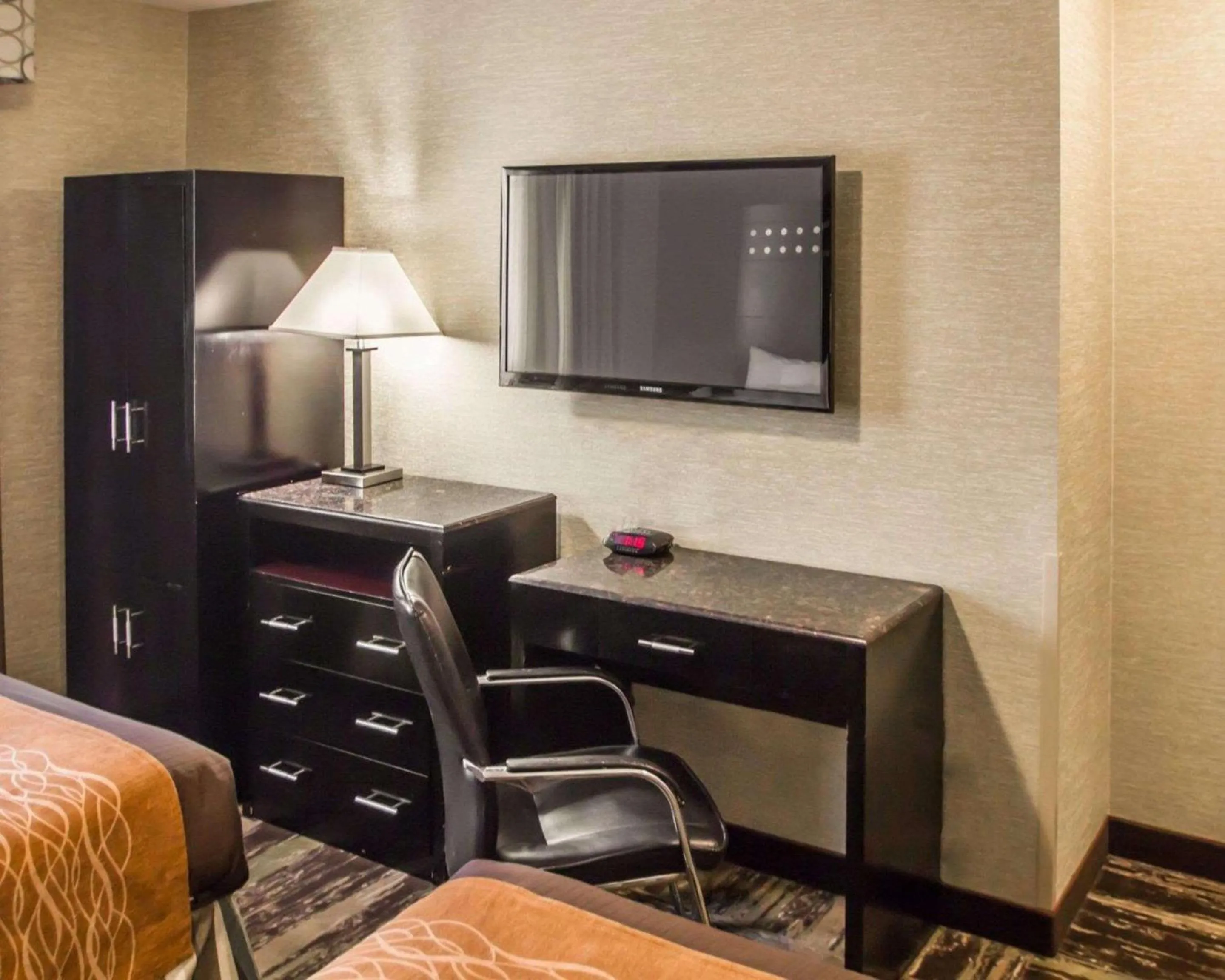 Photo of the whole room in Rodeway Inn Bronx Zoo