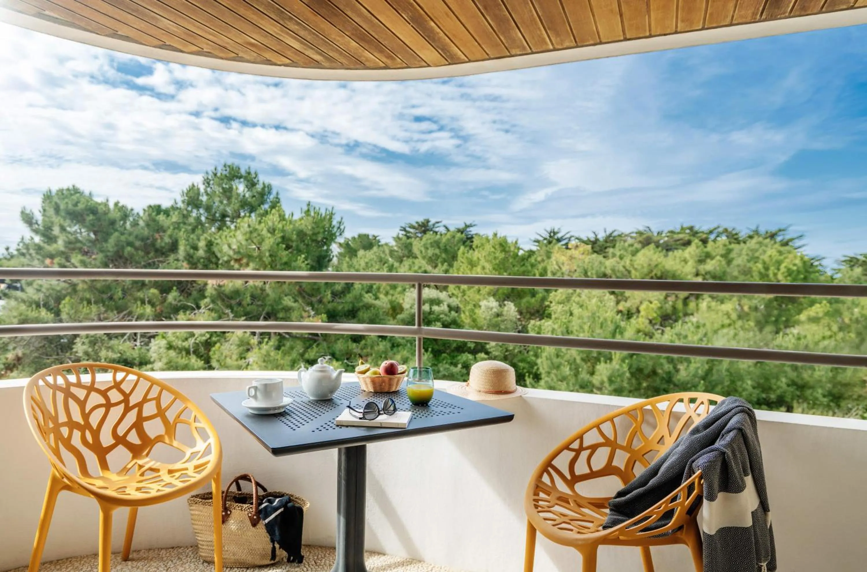 Patio in Hôtel Valdys Thalasso & Spa - les Pins