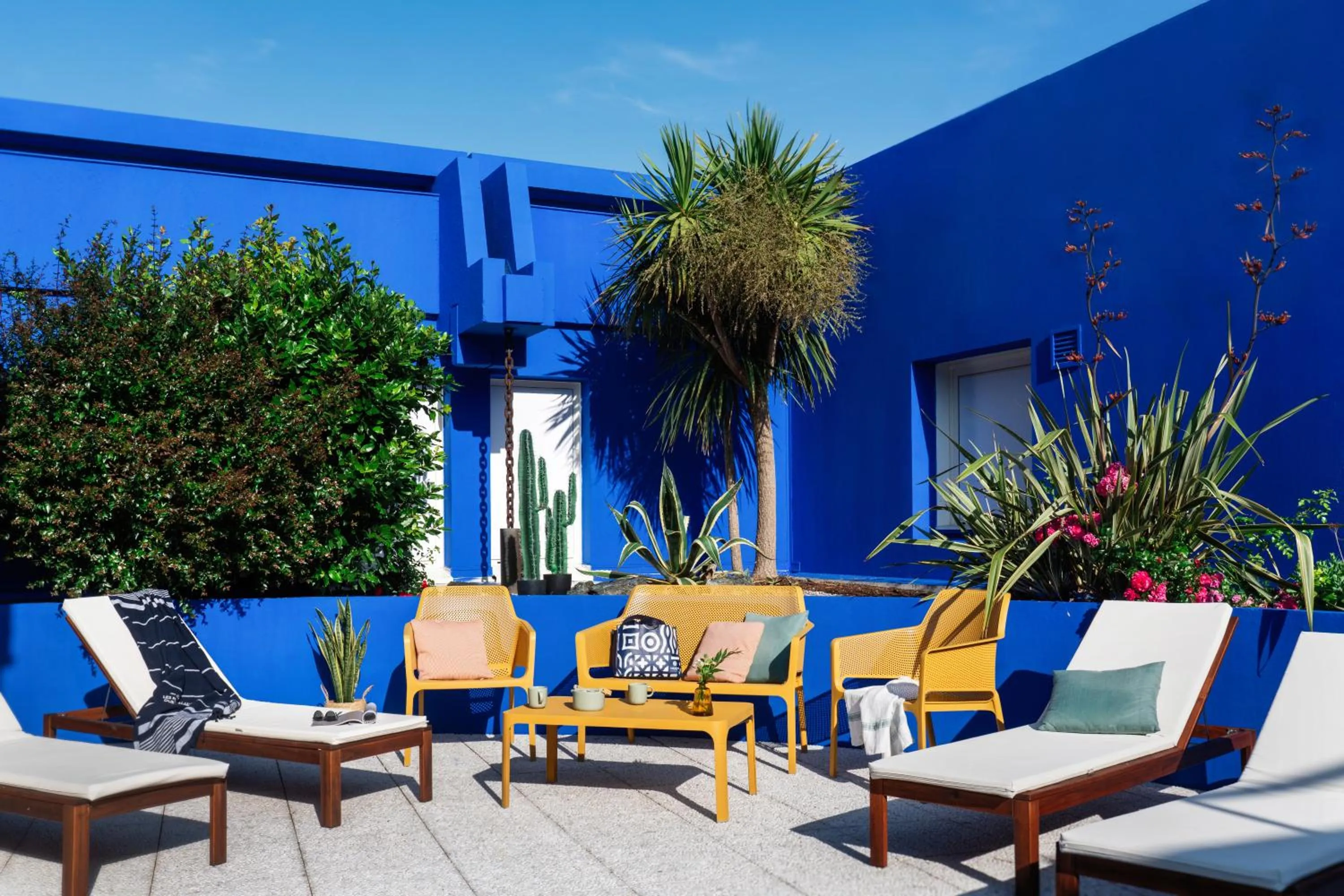 Patio in Hôtel Valdys Thalasso & Spa - les Pins