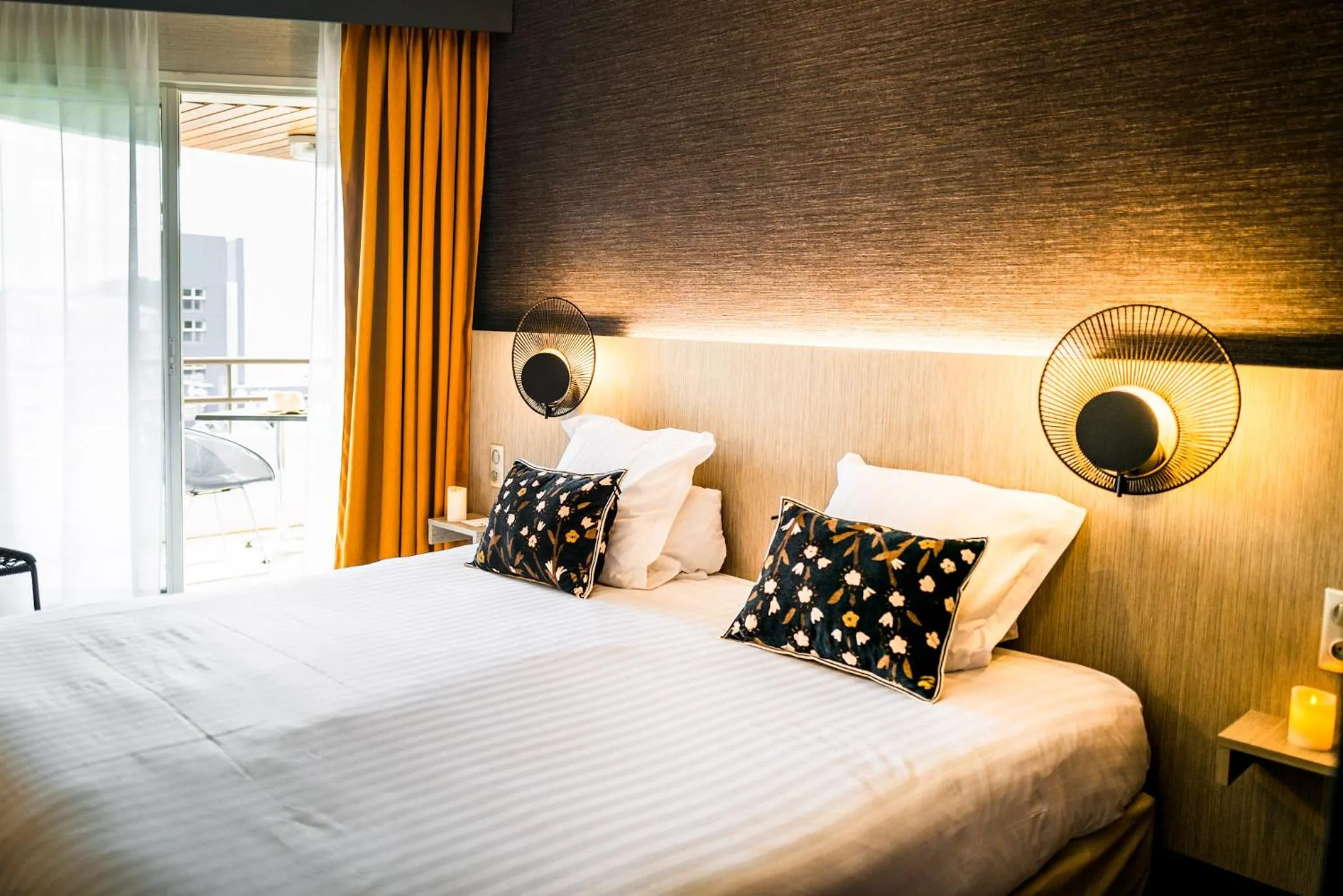 Bed in Hôtel Valdys Thalasso & Spa - les Pins