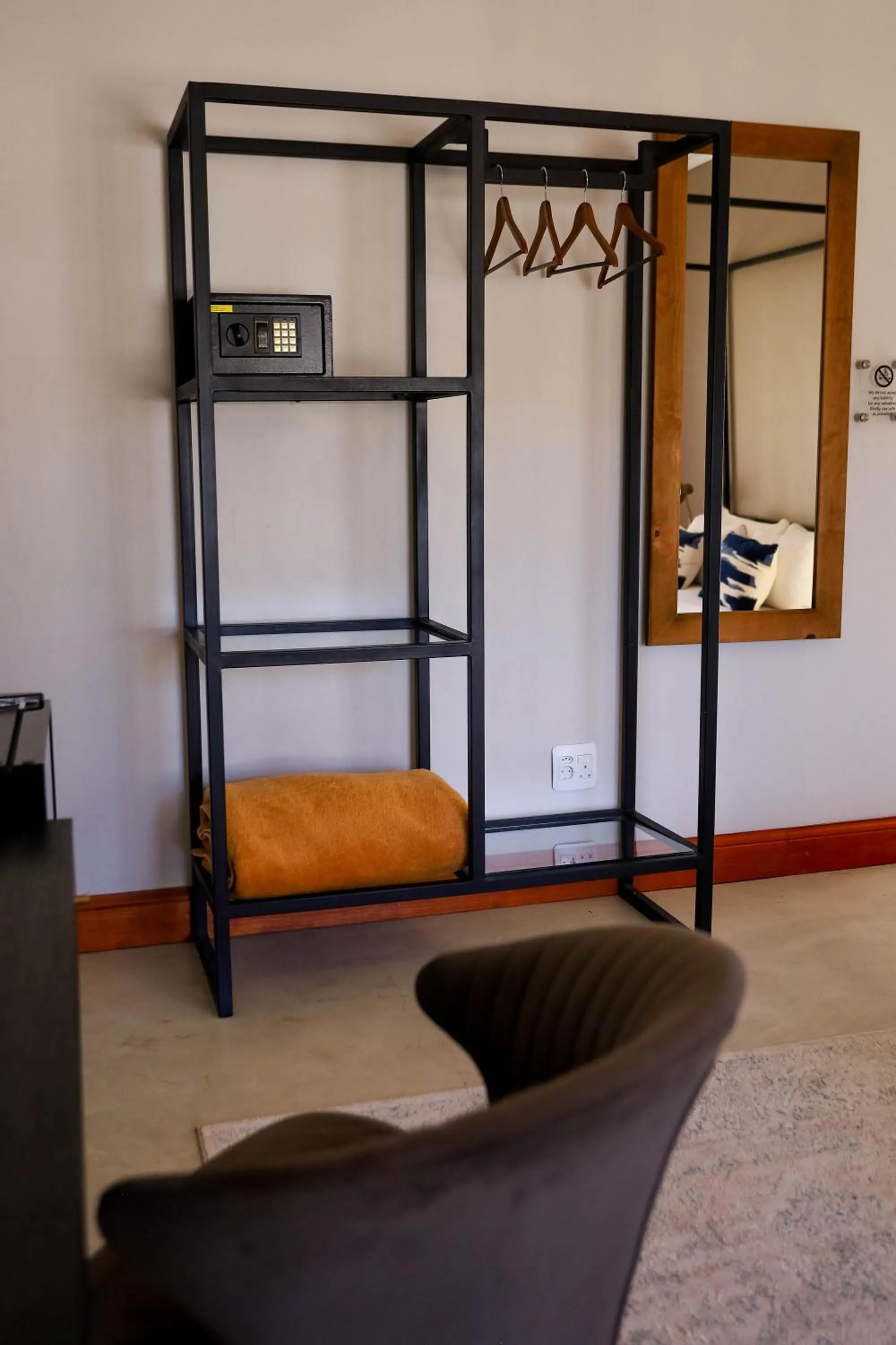 wardrobe, Bed in Uitsig Boutique Hotel