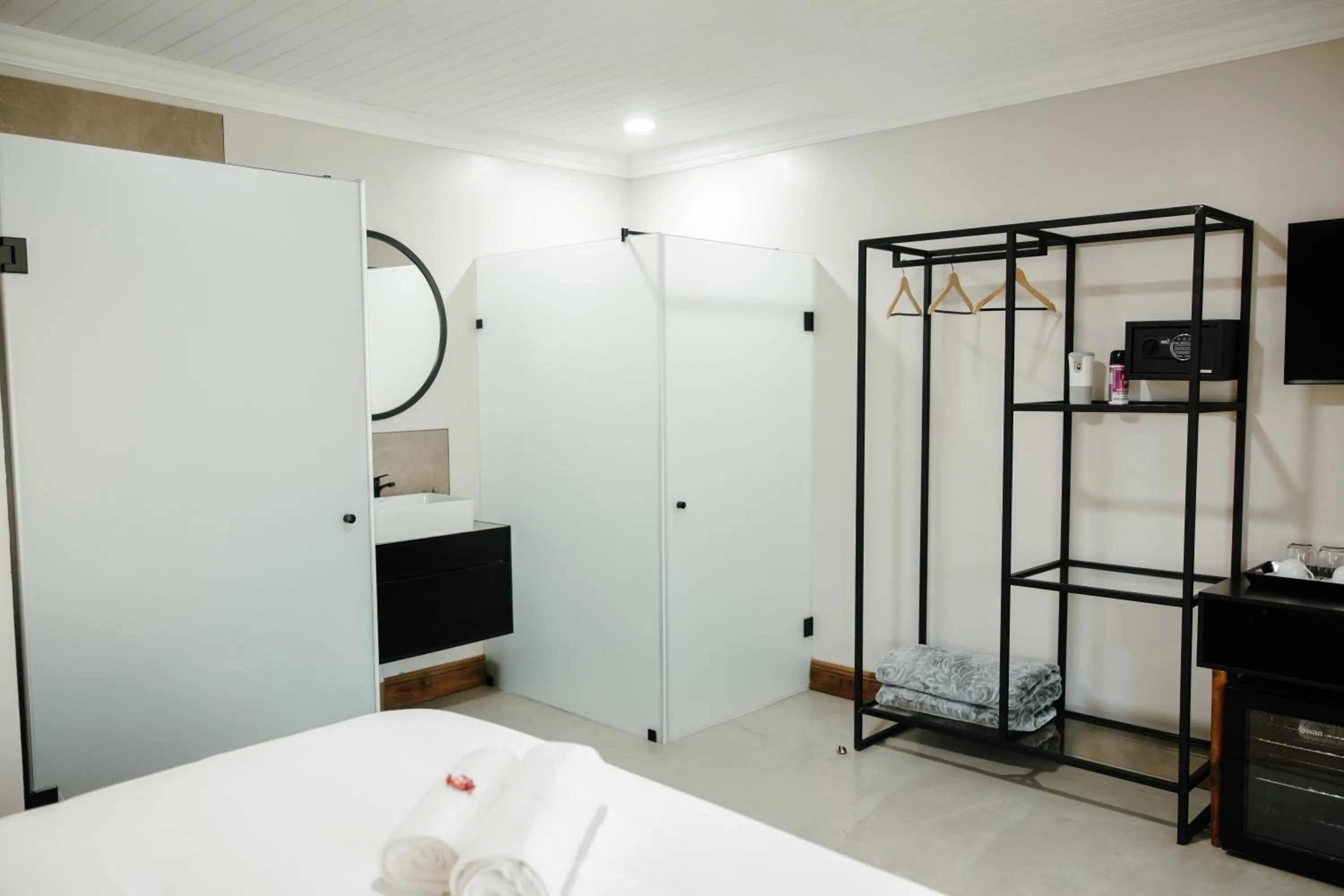 Bathroom, Bed in Uitsig Boutique Hotel