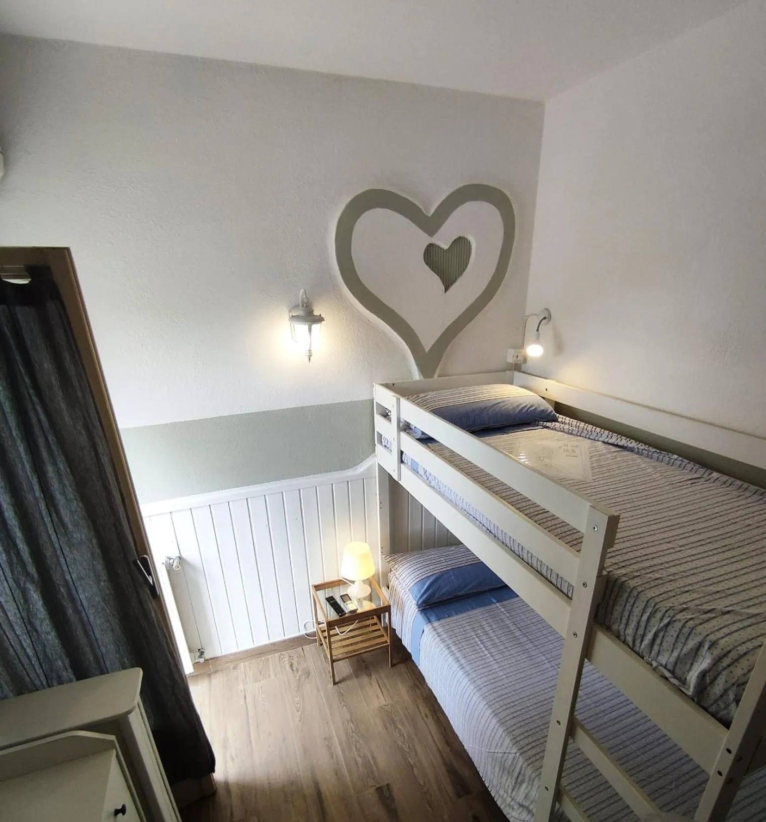 Photo of the whole room in Villa Cinque Pini