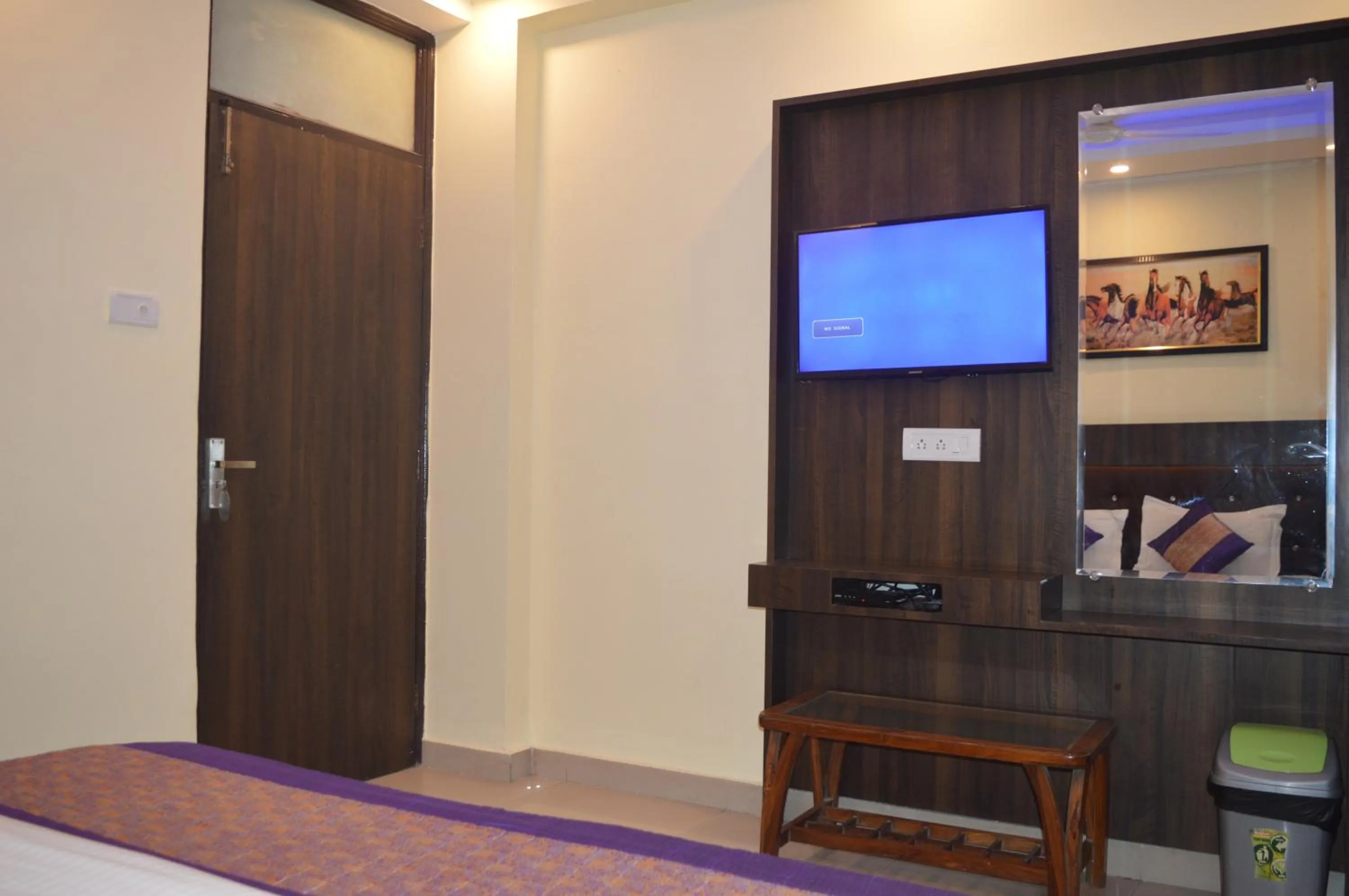 TV and multimedia, Bed in Cottage Ganga Inn