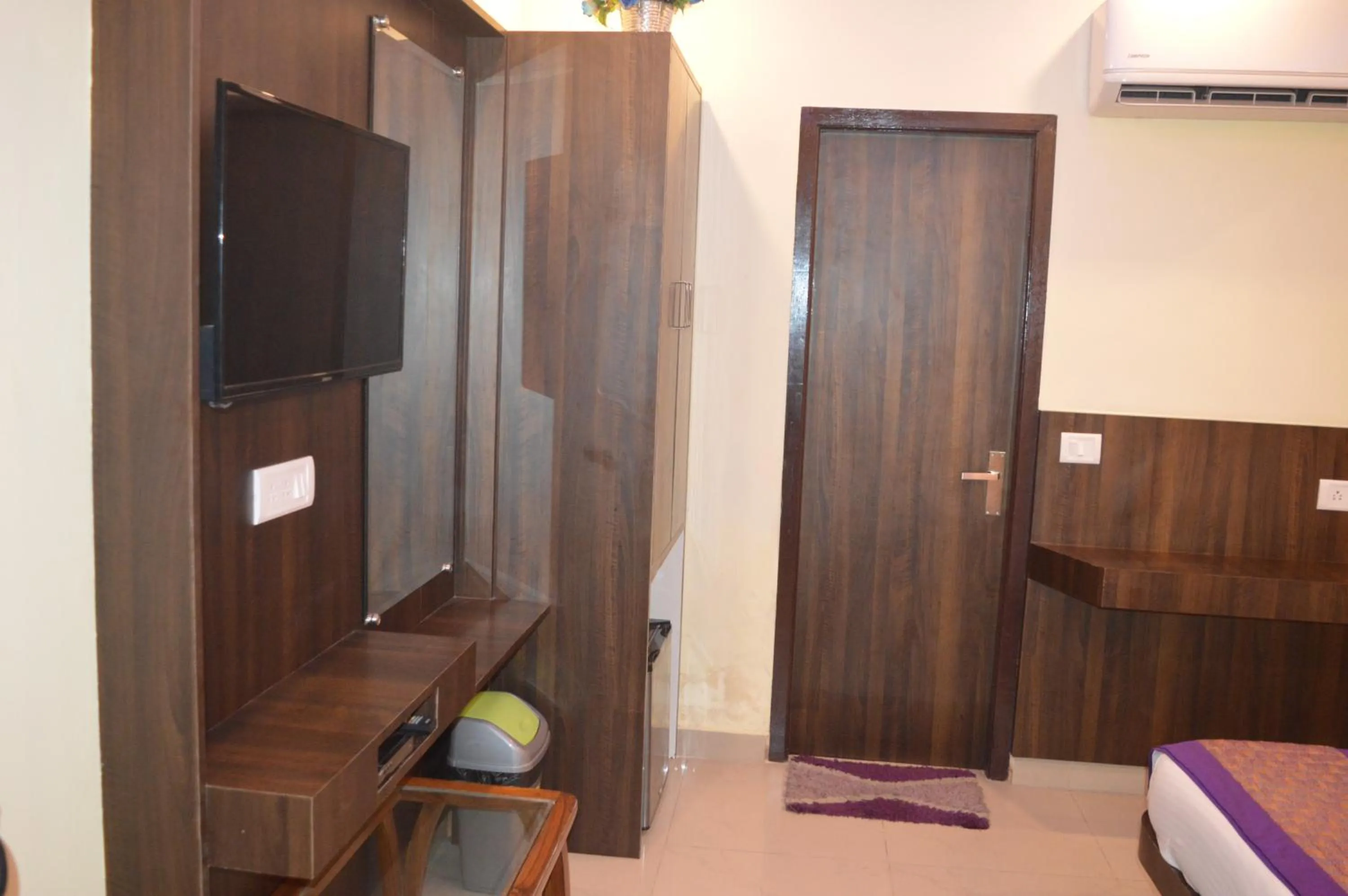 TV and multimedia in Cottage Ganga Inn