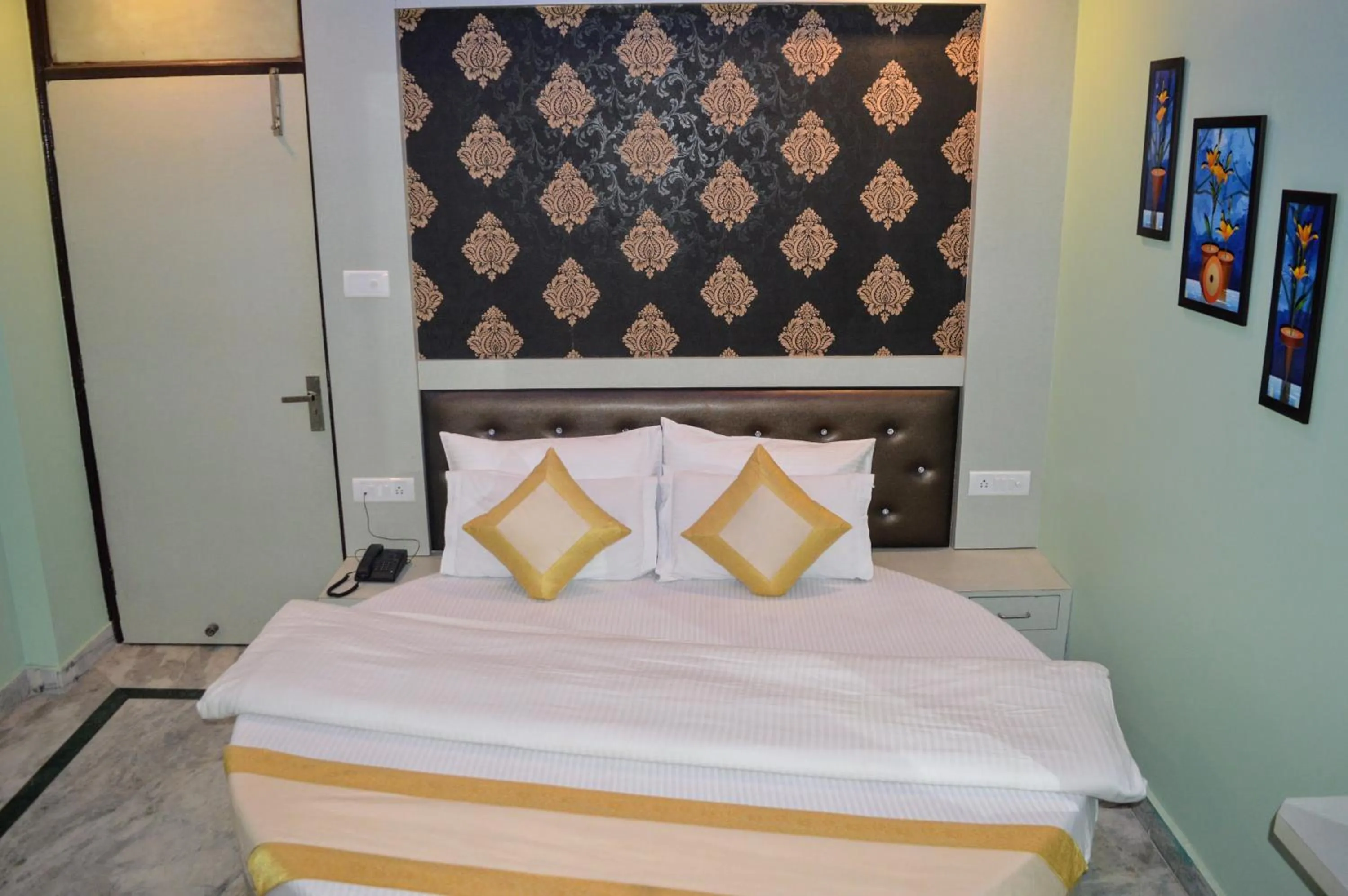 Bedroom, Bed in Cottage Ganga Inn