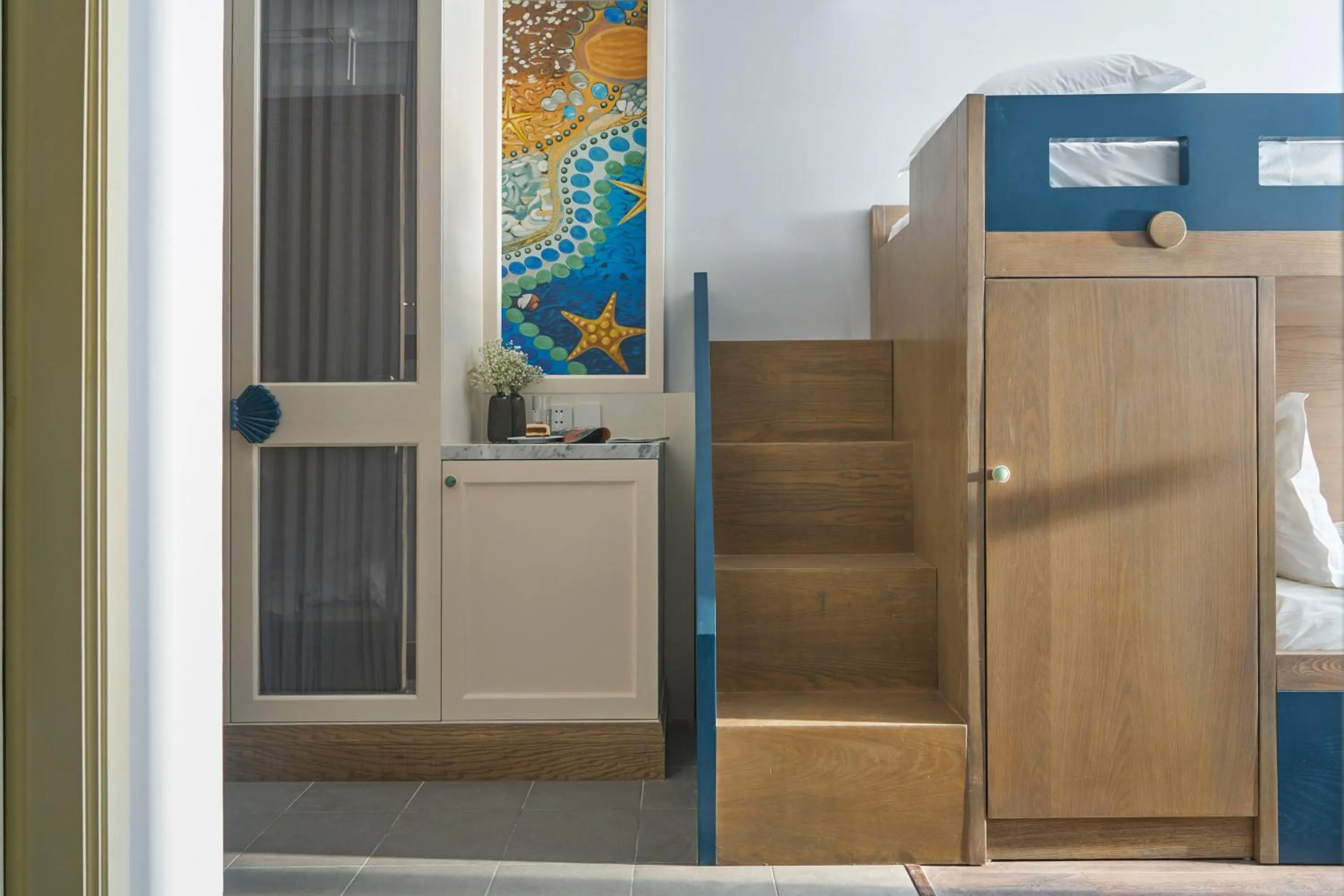 bunk bed in Sofiana My Khe Hotel & Spa - Rooftop Pool Bar - Free Craft Beer and 20 minute Spa per Room