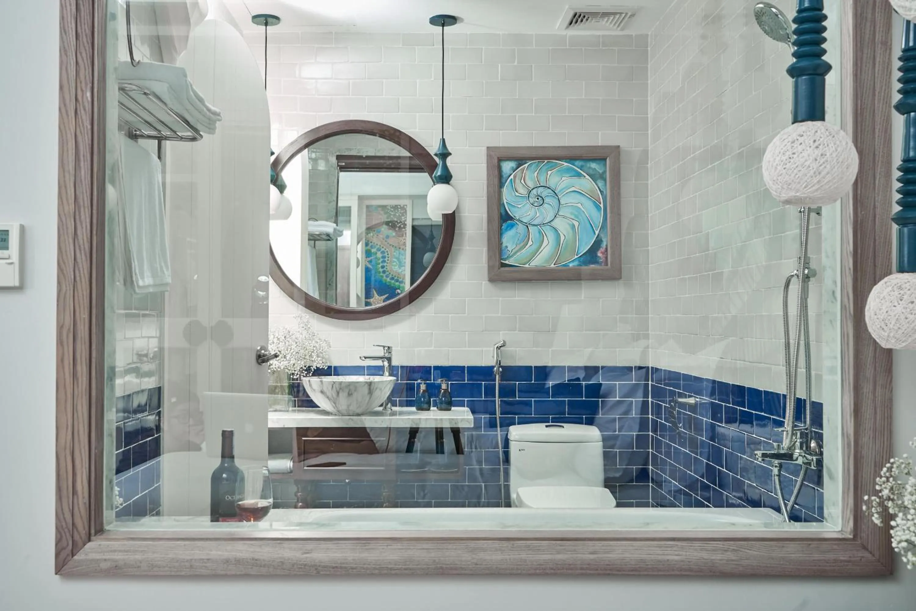 Bathroom in Sofiana My Khe Hotel & Spa - Rooftop Pool Bar - Free Craft Beer and 20 minute Spa per Room