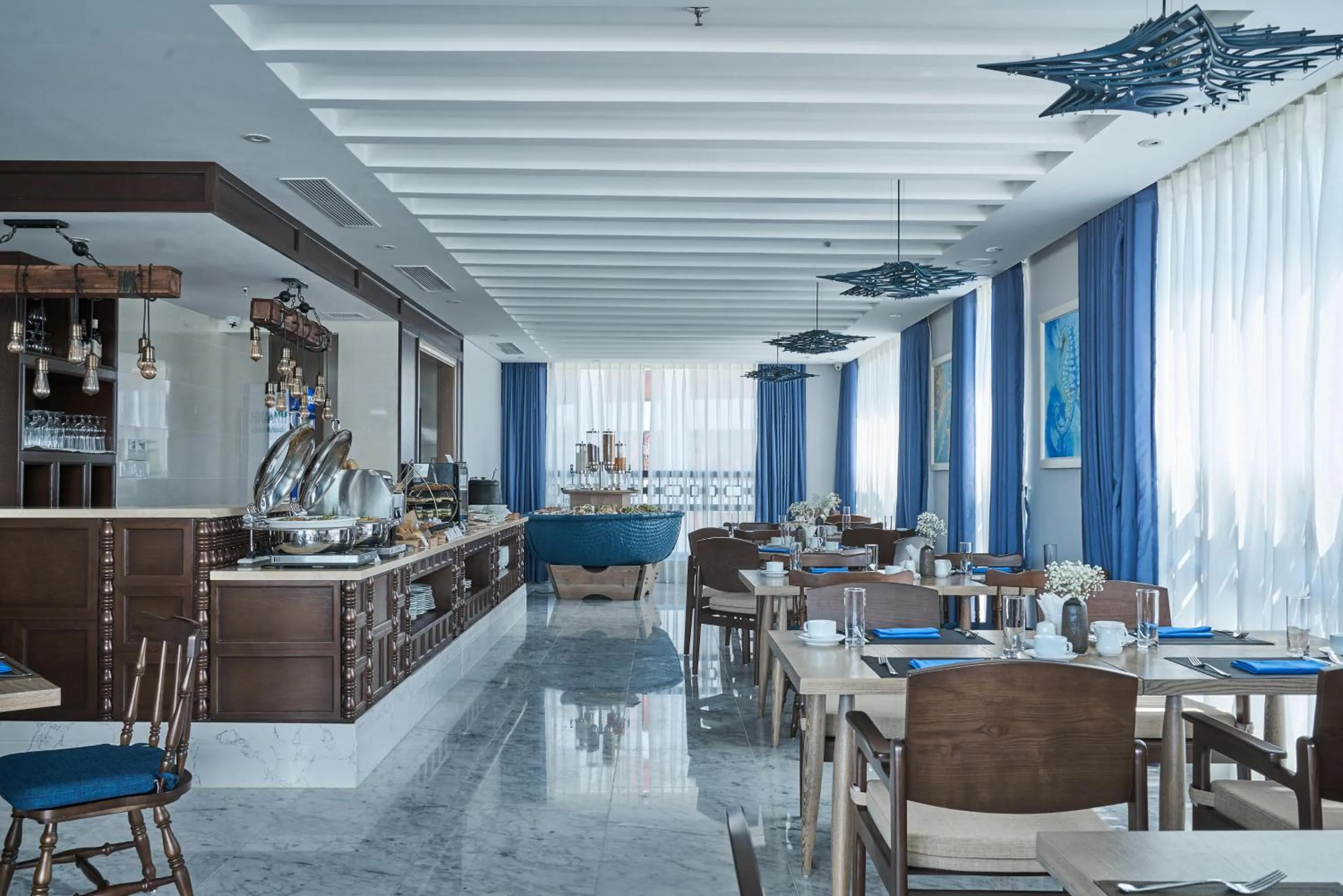 Restaurant/places to eat in Sofiana My Khe Hotel & Spa - Rooftop Pool Bar - Free Craft Beer and 20 minute Spa per Room