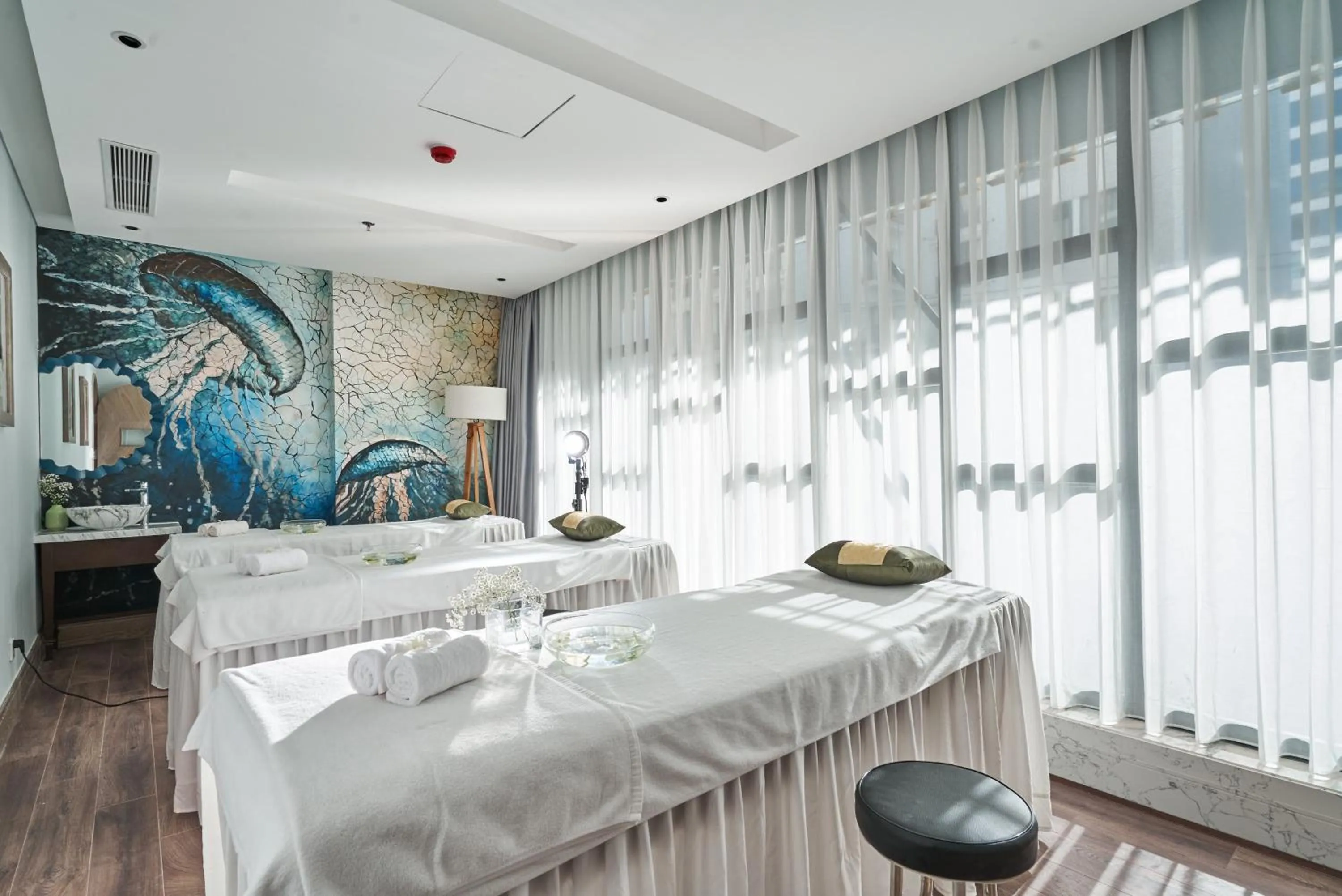 Massage, Bed in Sofiana My Khe Hotel & Spa - Rooftop Pool Bar - Free Craft Beer and 20 minute Spa per Room